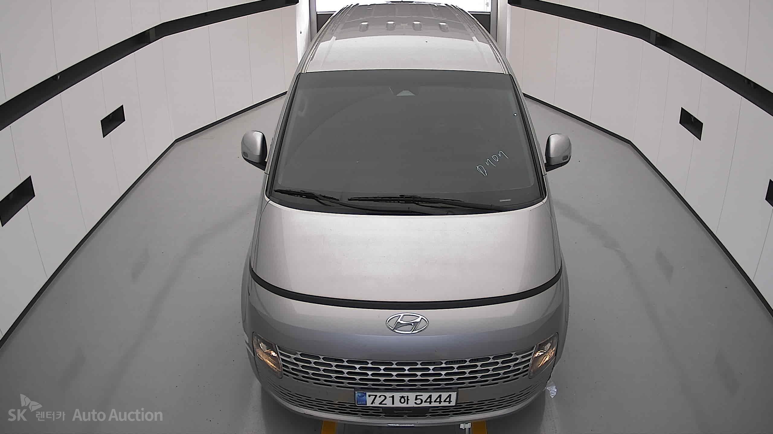 2023 - hyundai staria