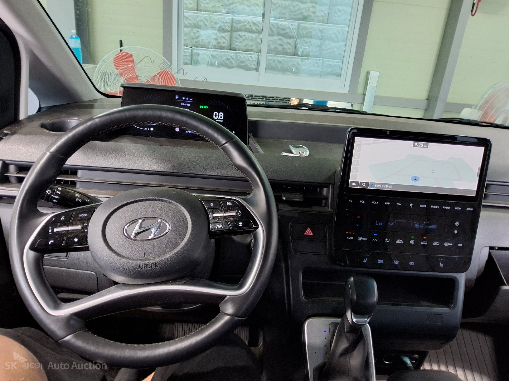 2023 - hyundai staria