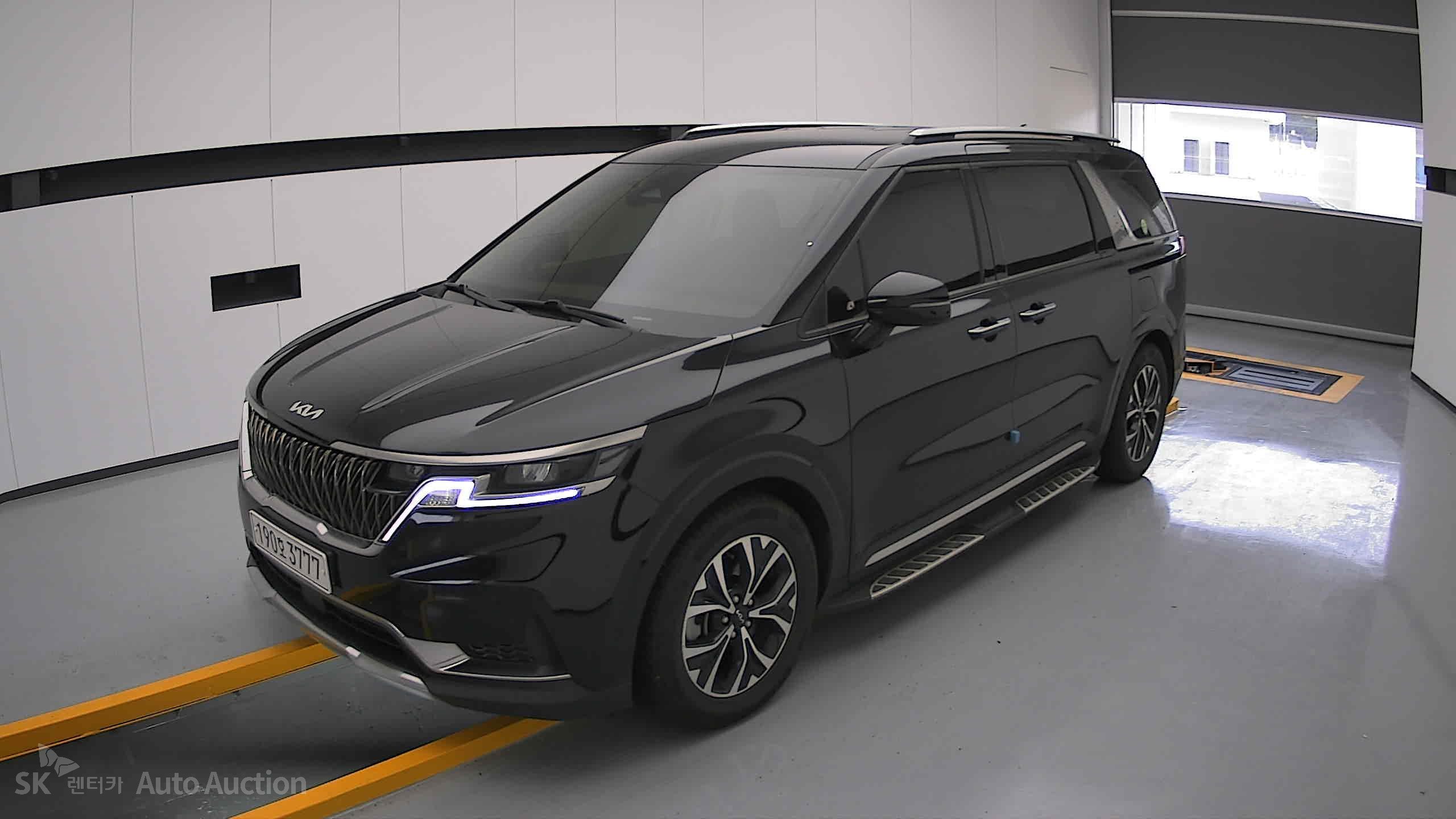 2023 - kia carnival