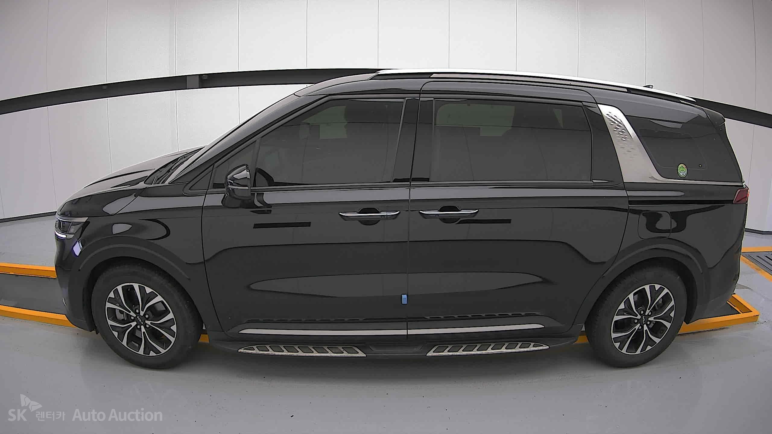 2023 - kia carnival
