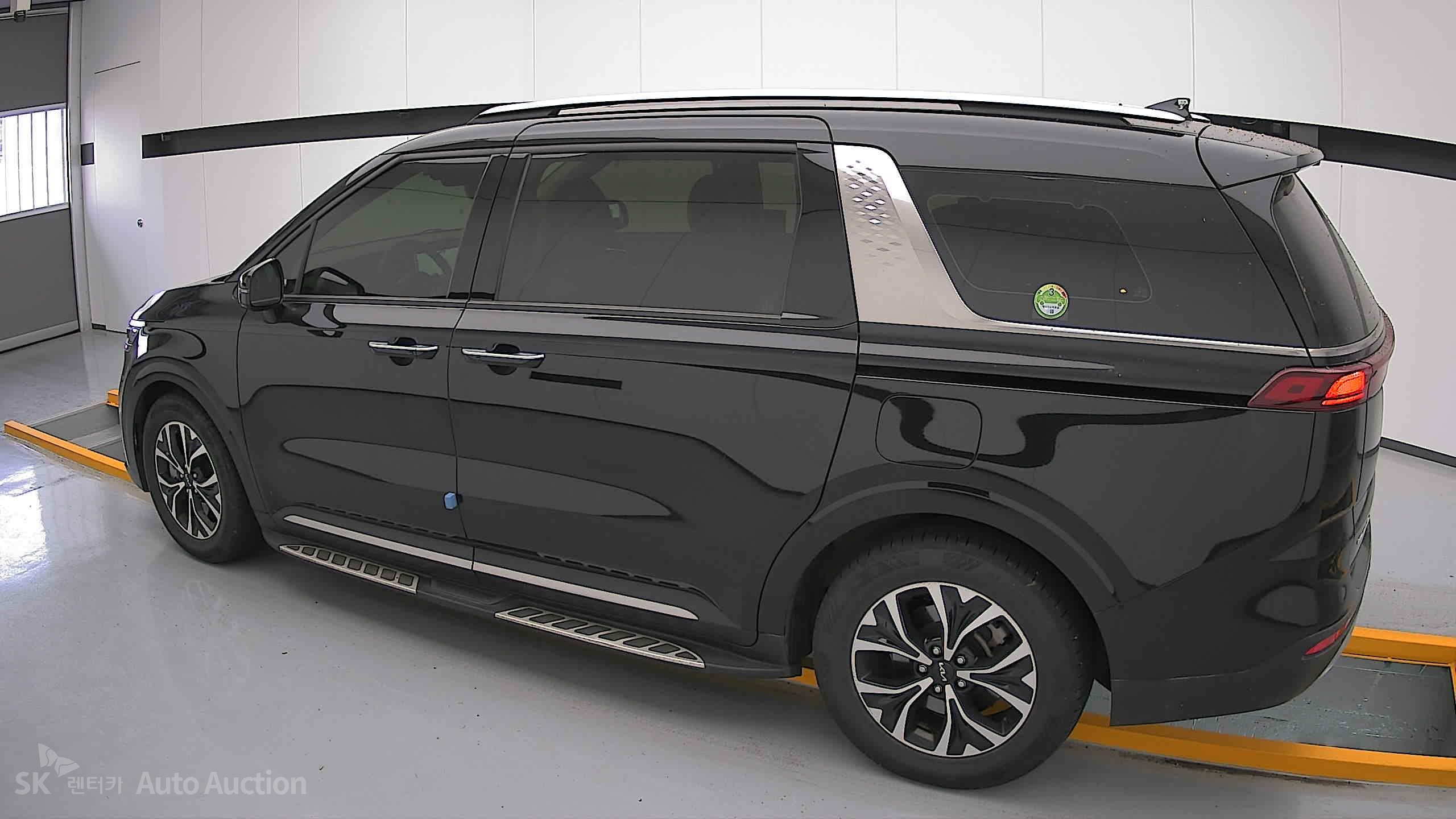 2023 - kia carnival