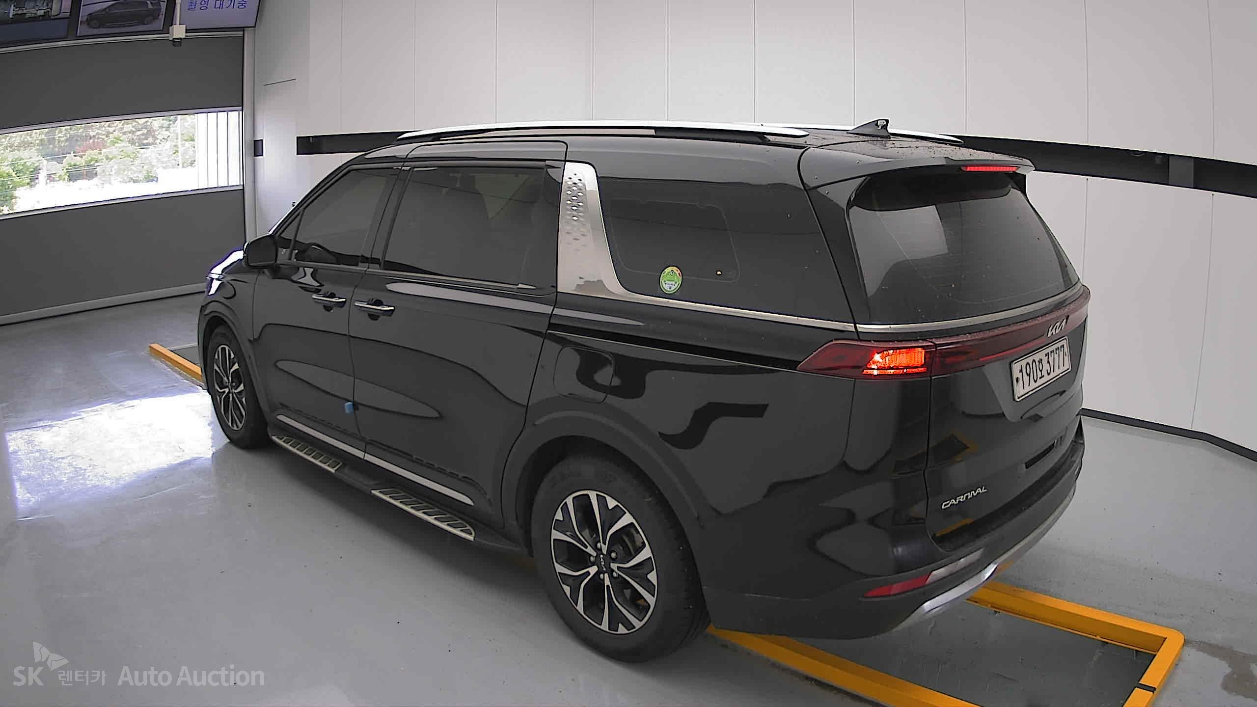 2023 - kia carnival