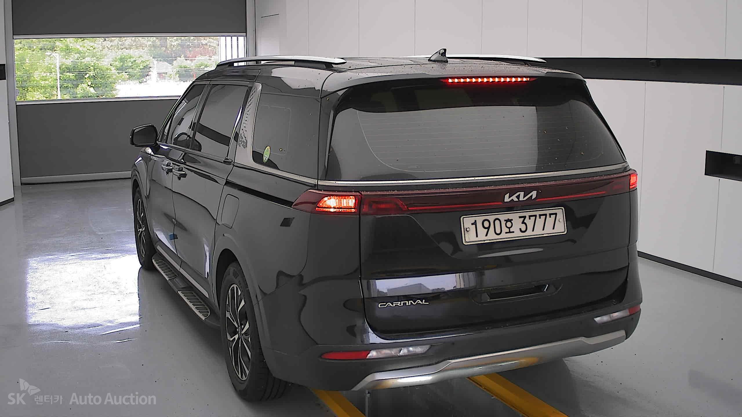 2023 - kia carnival
