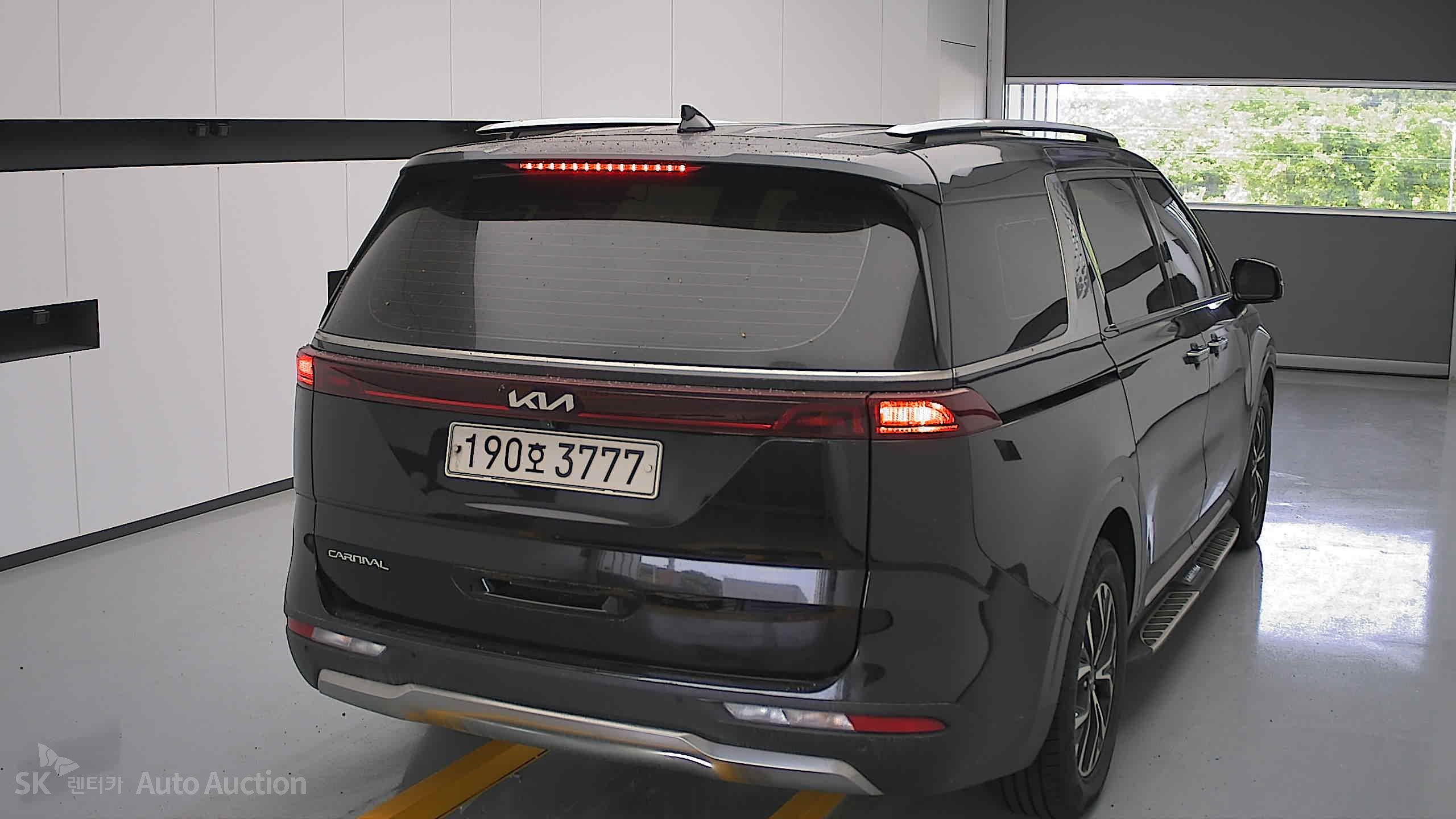 2023 - kia carnival