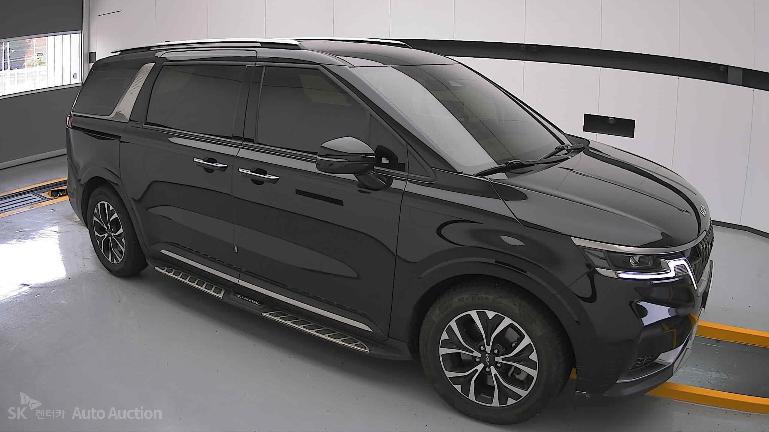 2023 - kia carnival