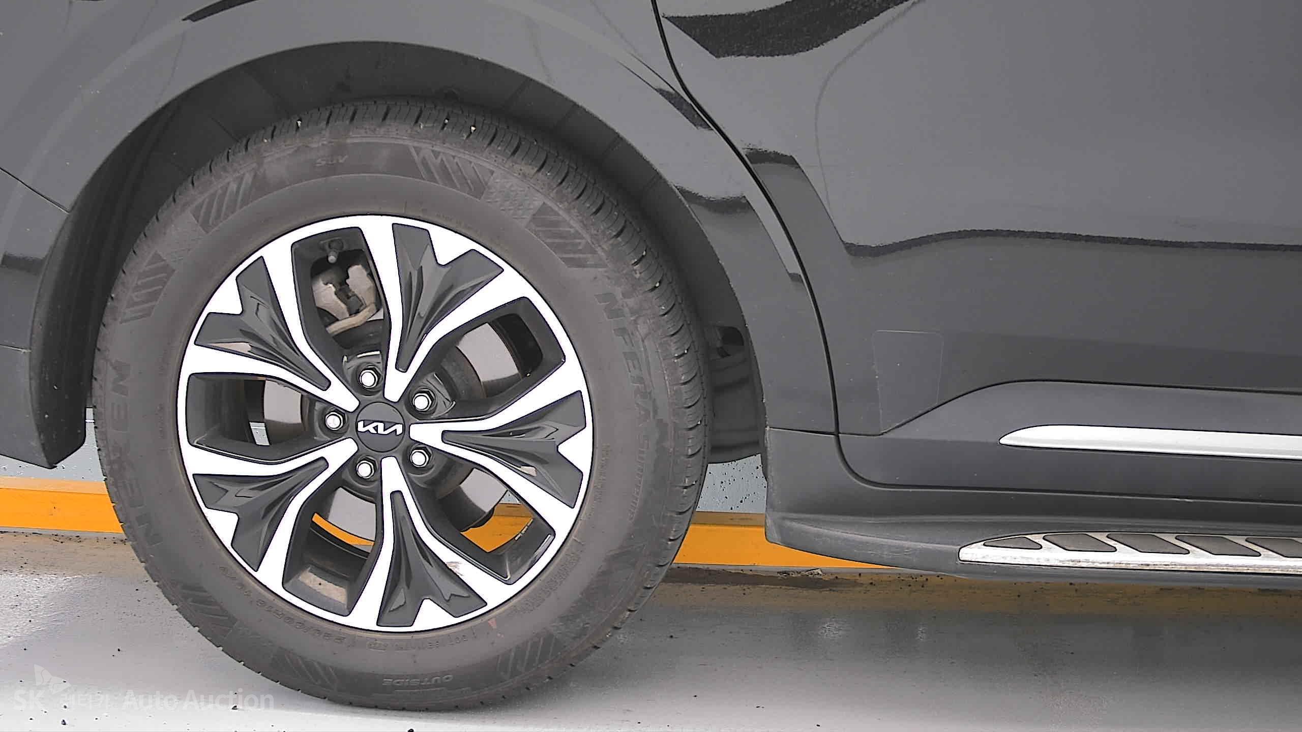 2023 - kia carnival