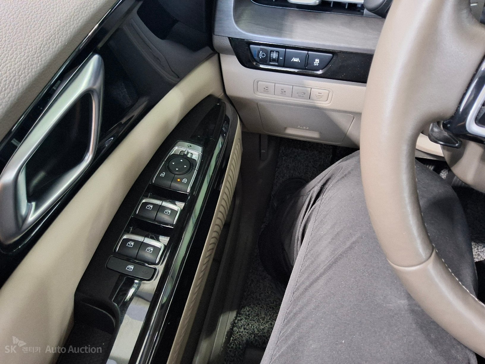 2023 - kia carnival