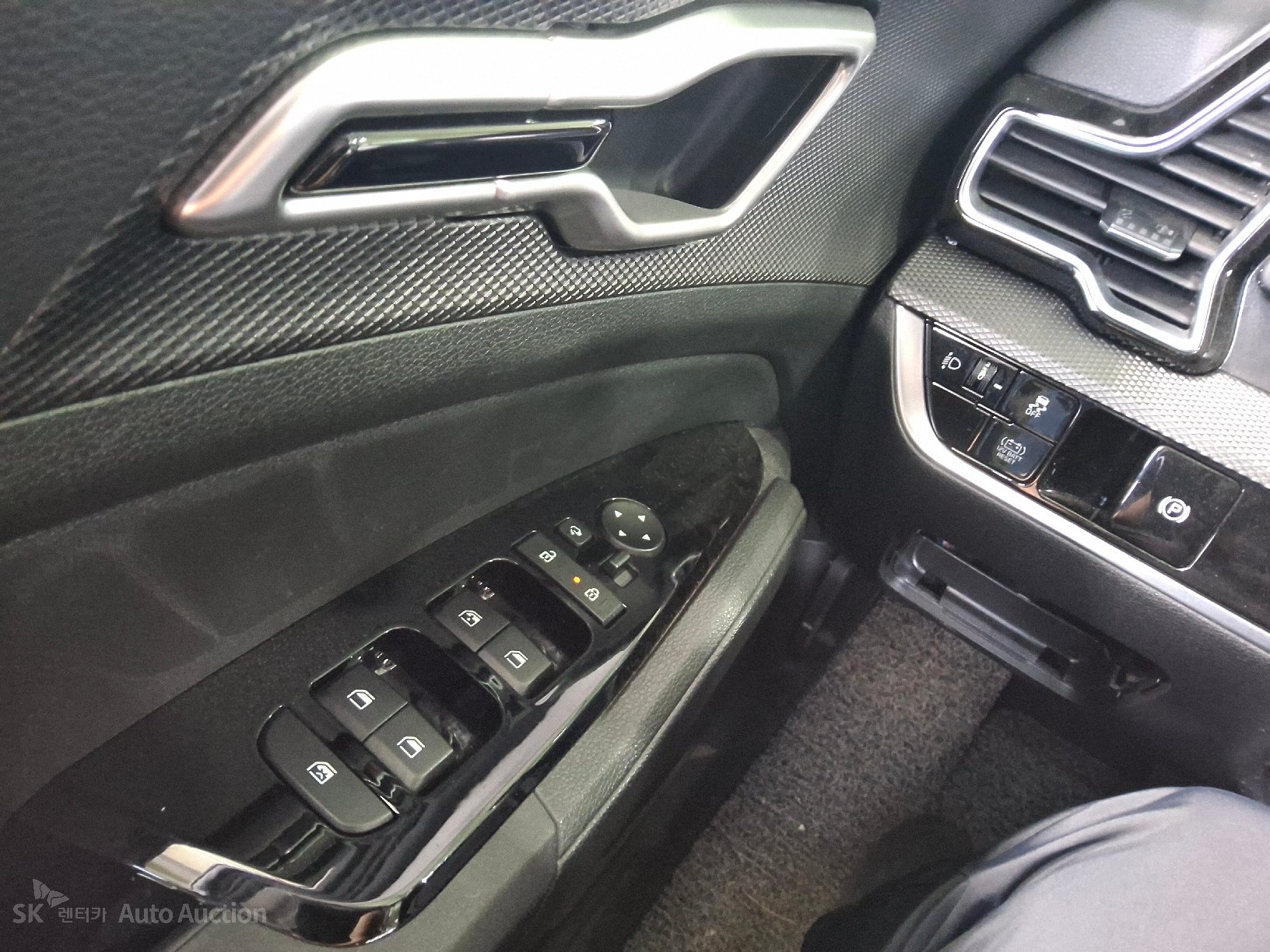 2023 - kia sportage