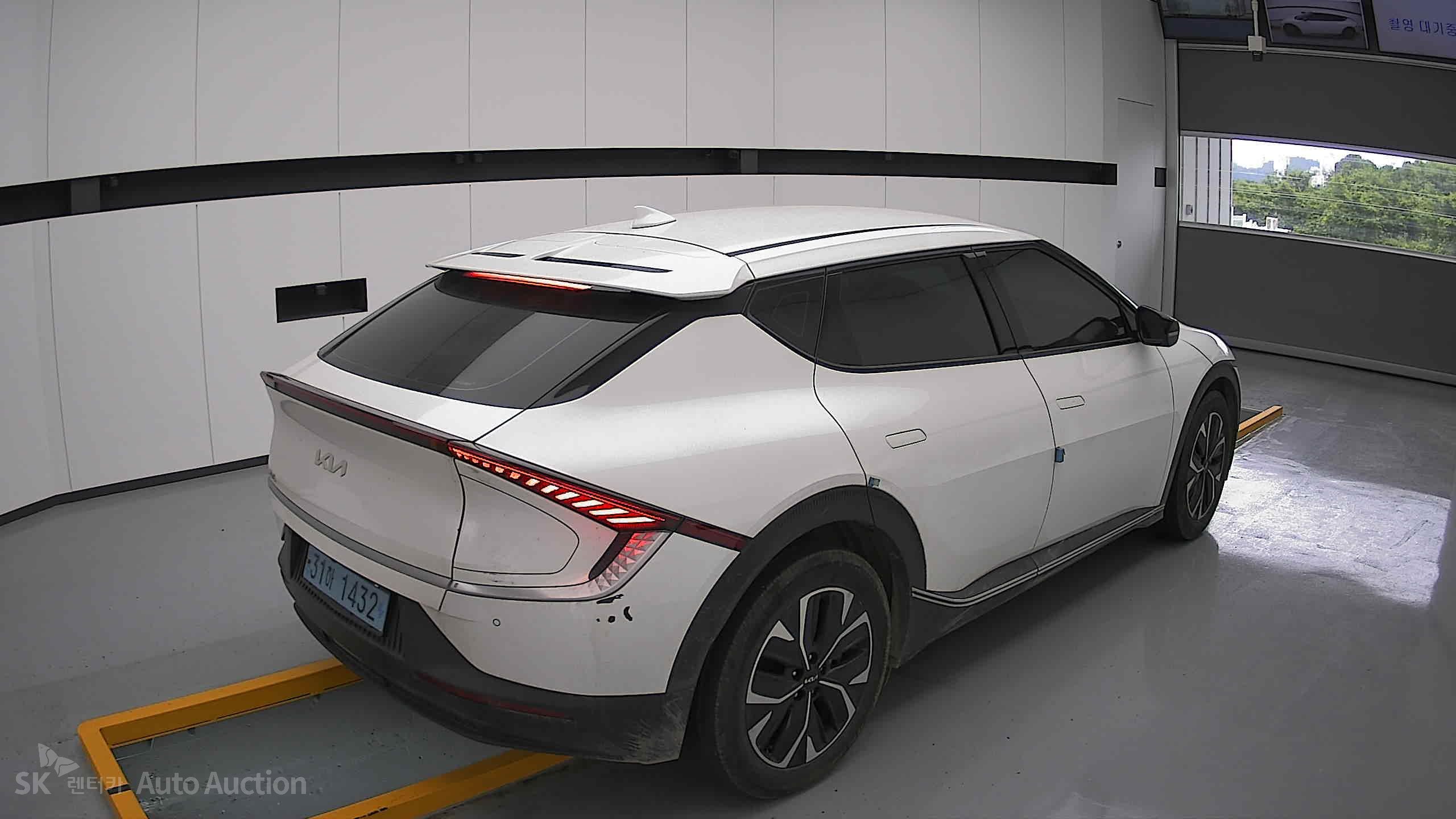 2022 - kia ev6