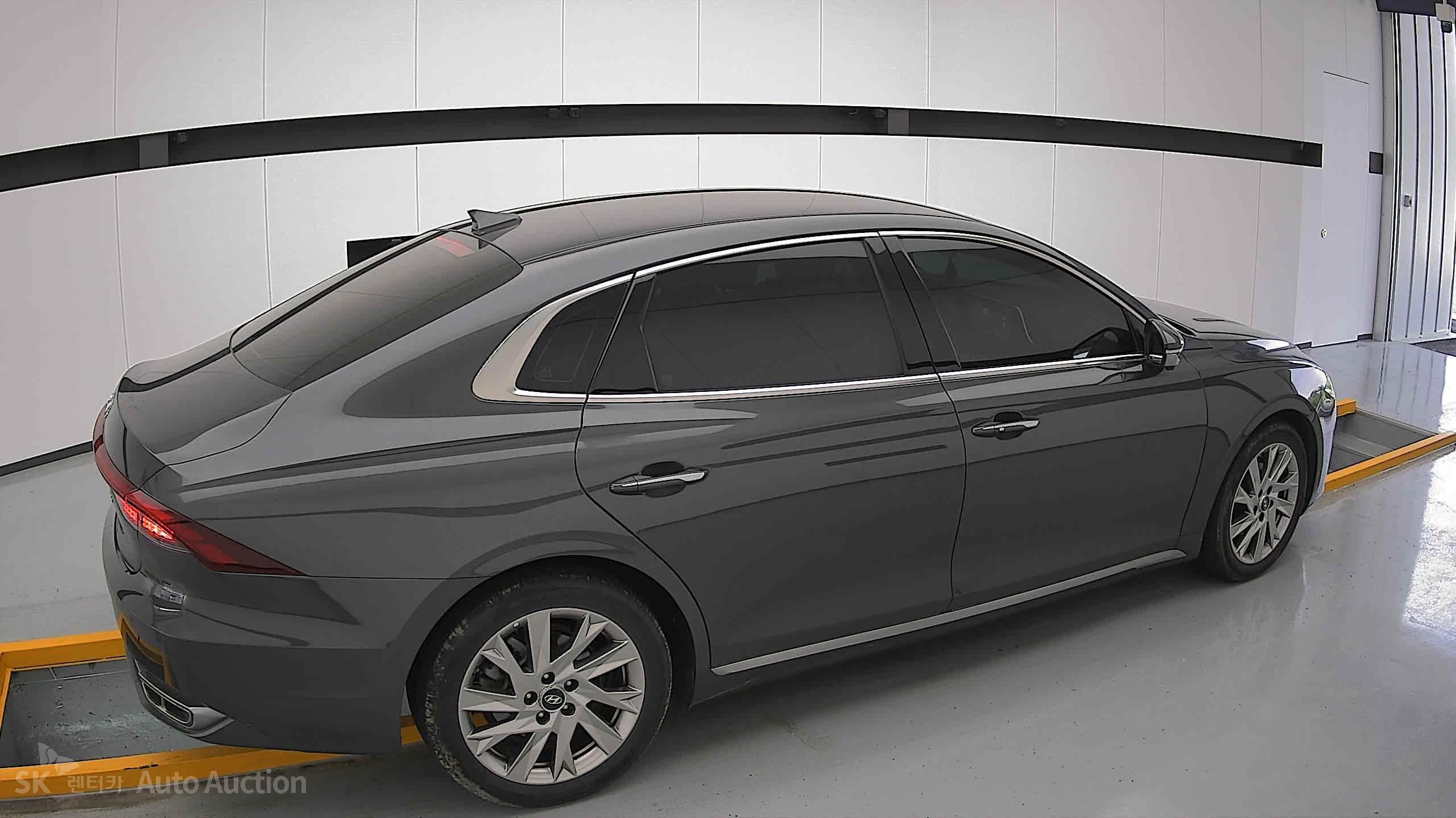 2022 - hyundai grandeur