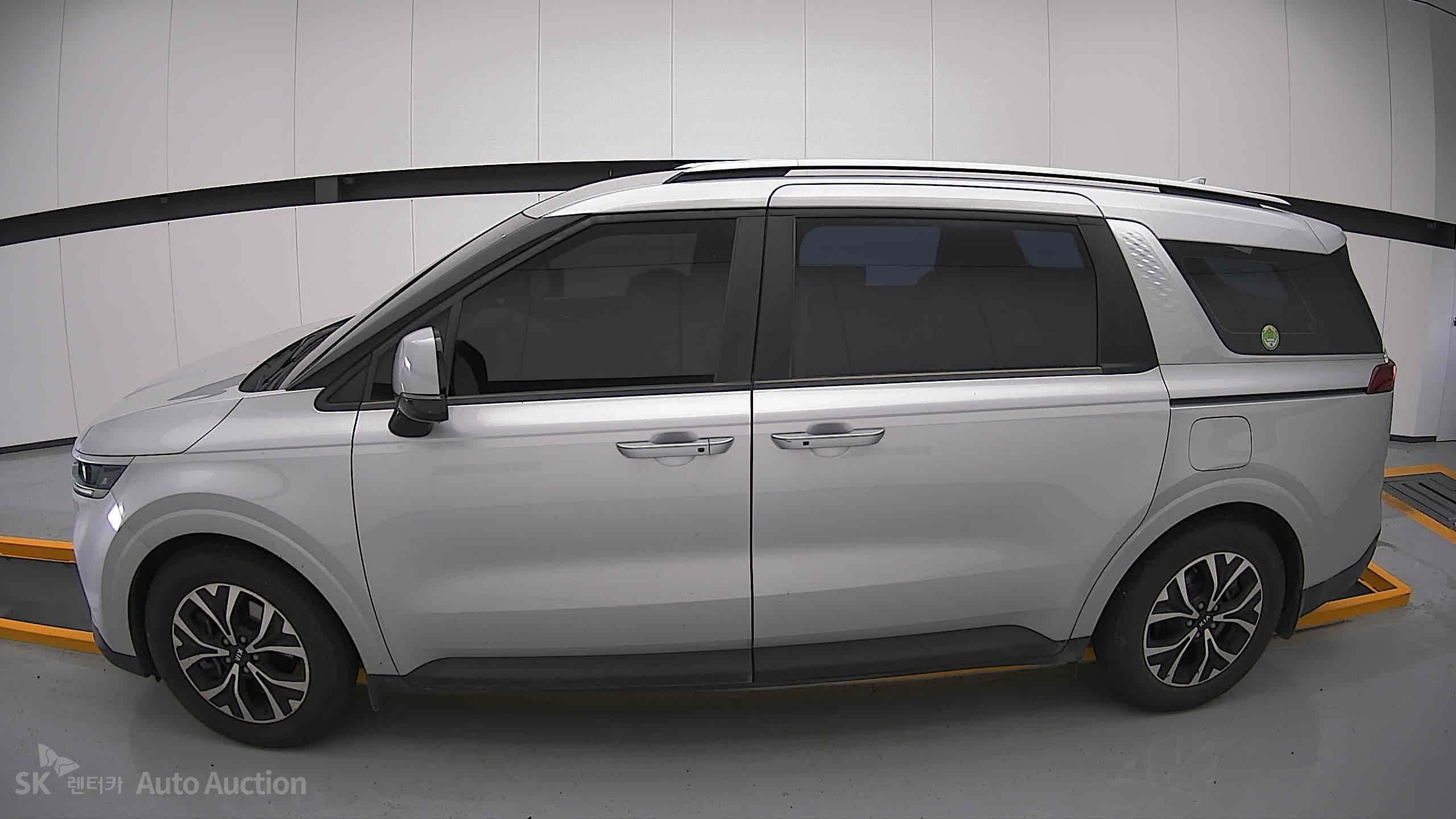 2021 - kia carnival