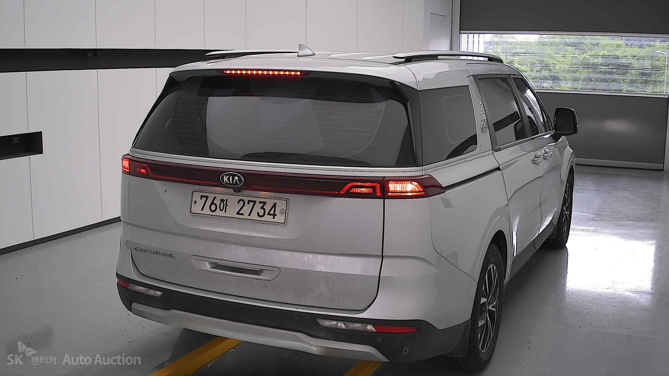 2021 - kia carnival
