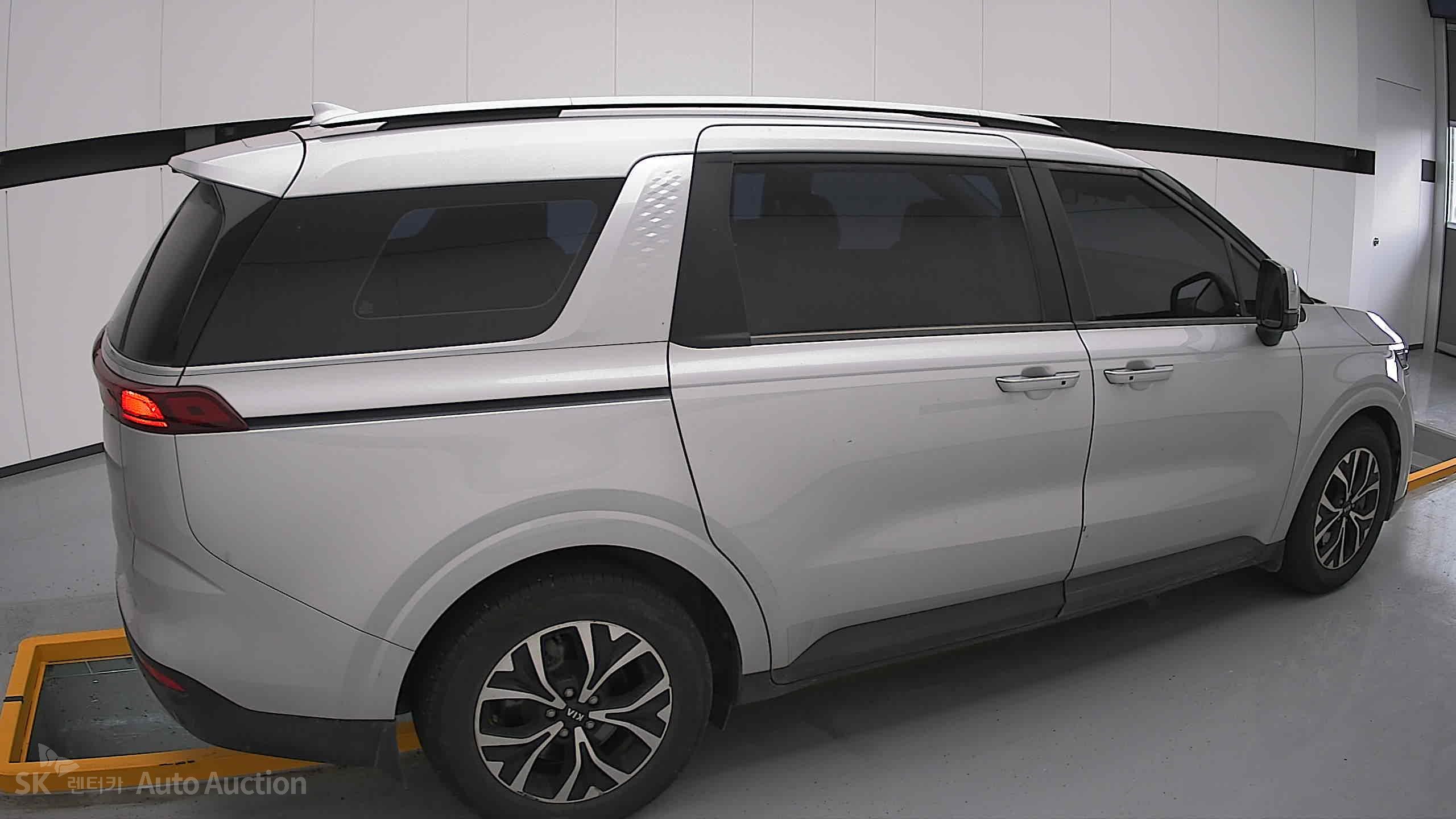2021 - kia carnival