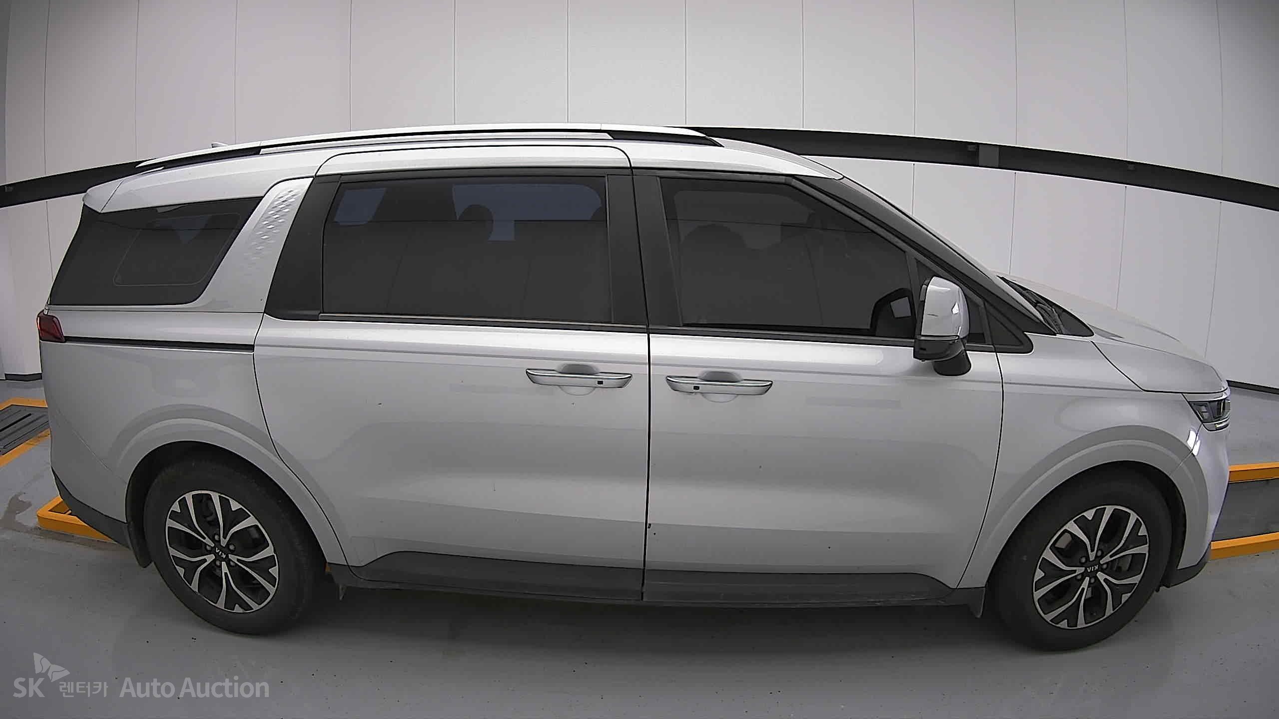 2021 - kia carnival