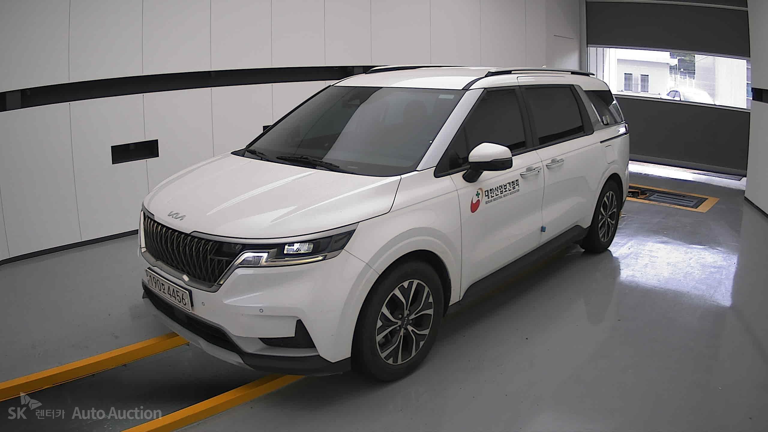 2022 - kia carnival