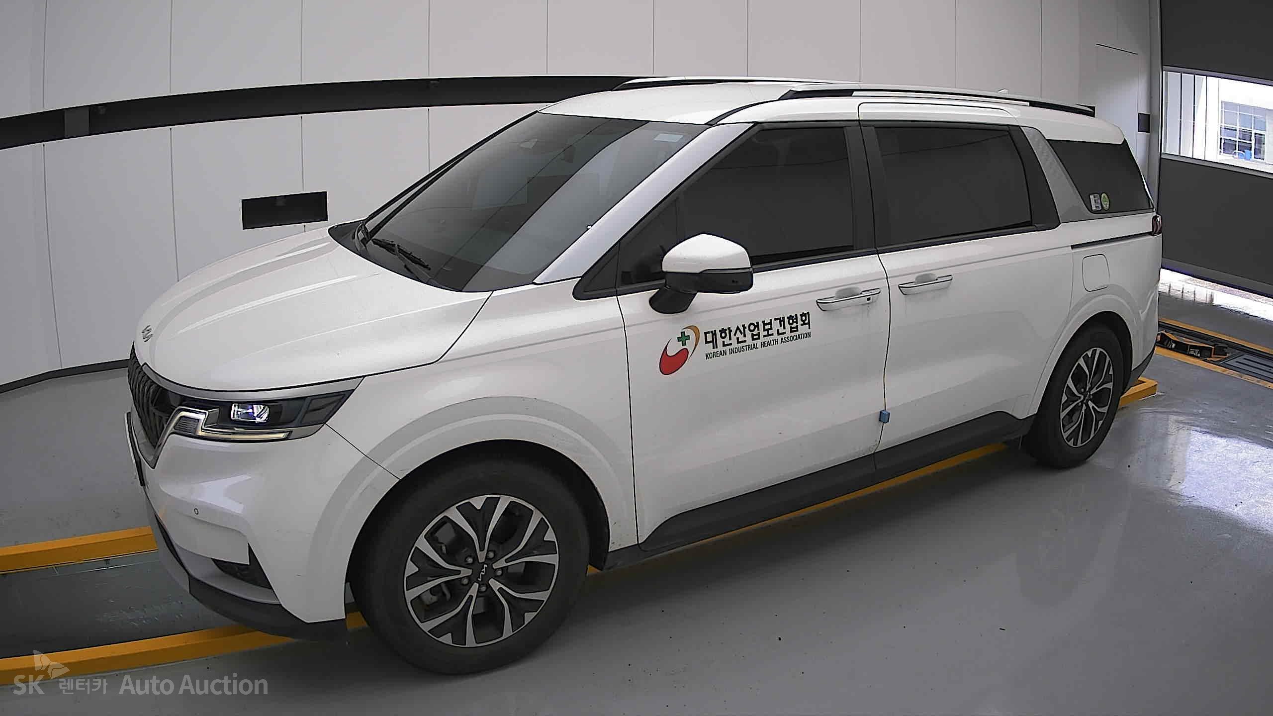2022 - kia carnival
