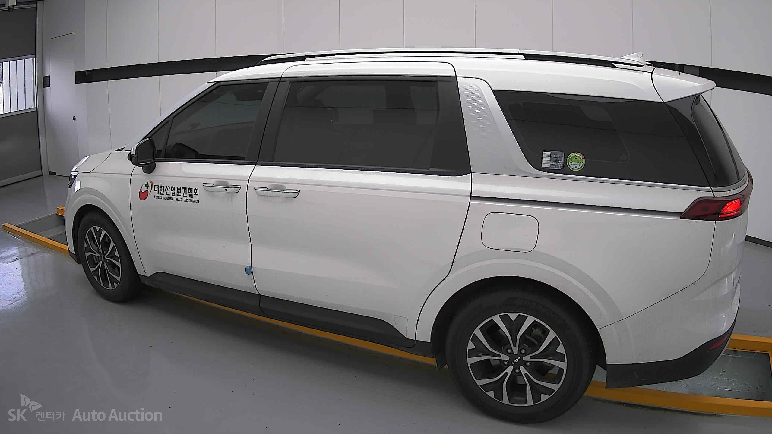 2022 - kia carnival