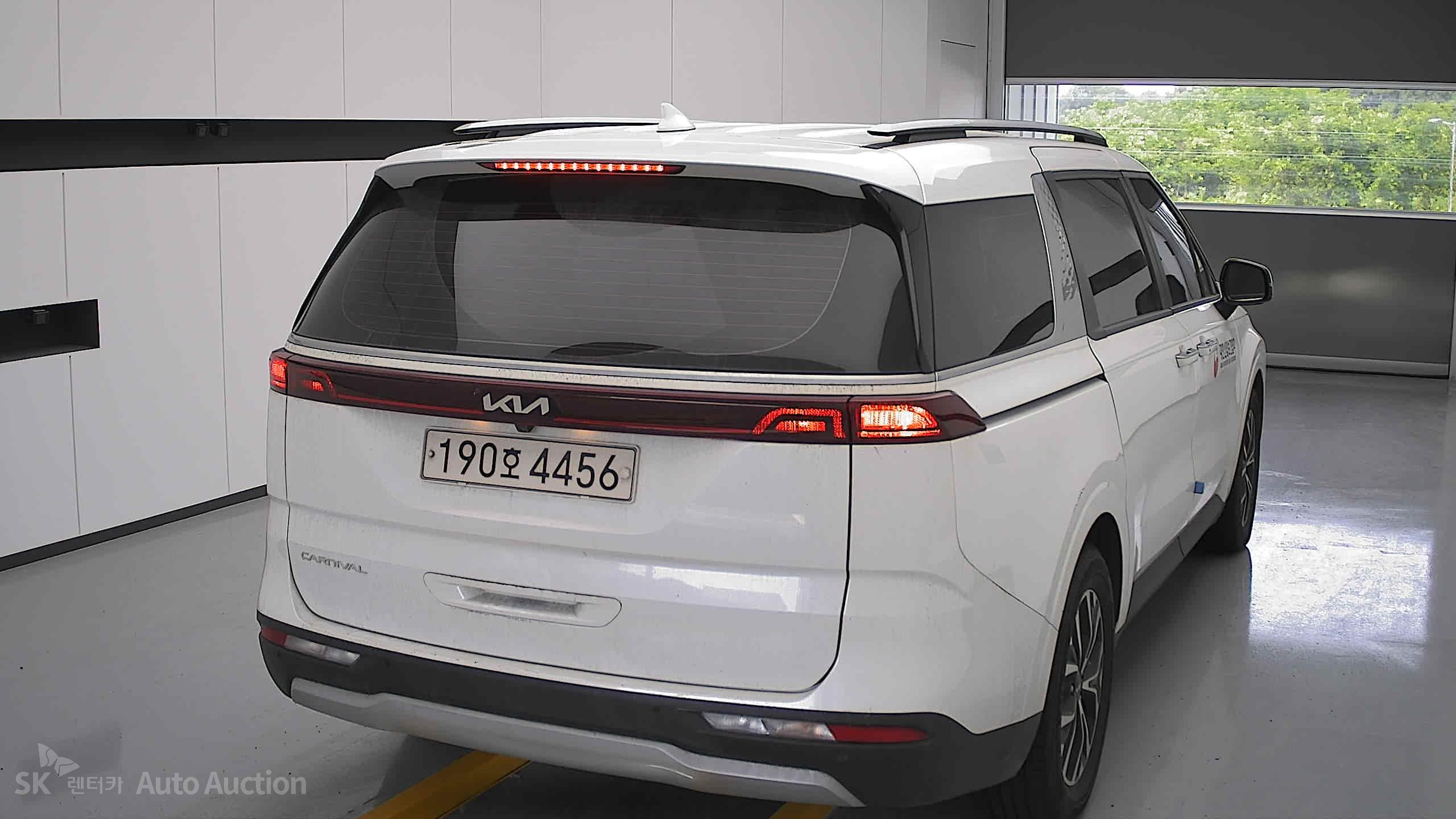 2022 - kia carnival