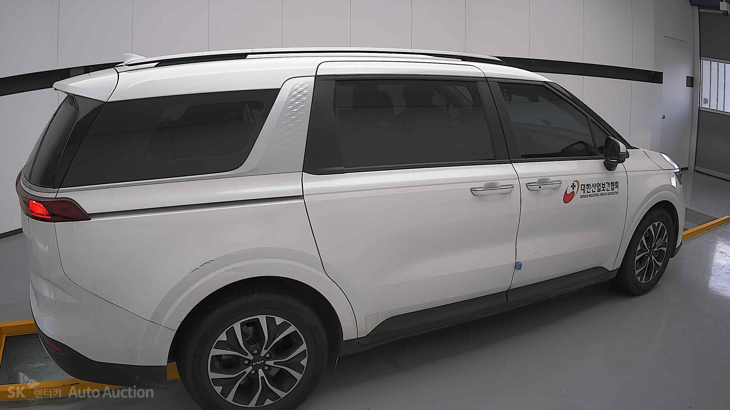 2022 - kia carnival