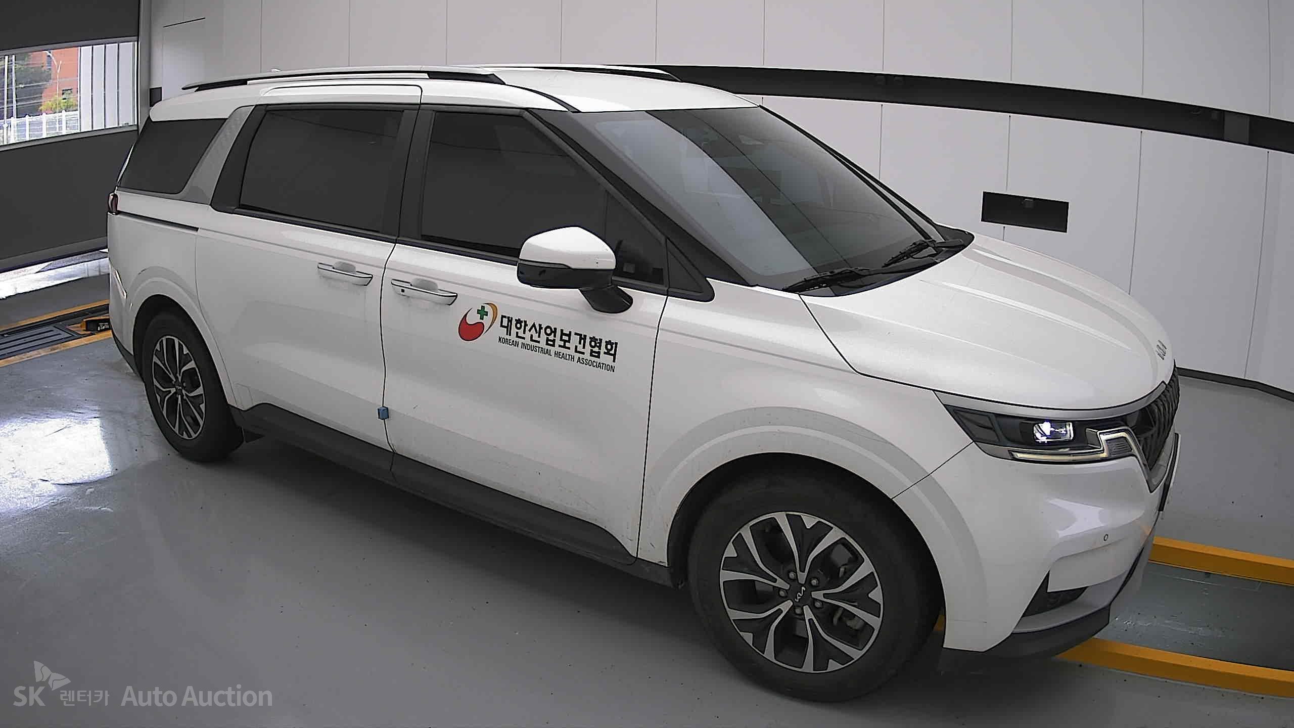 2022 - kia carnival