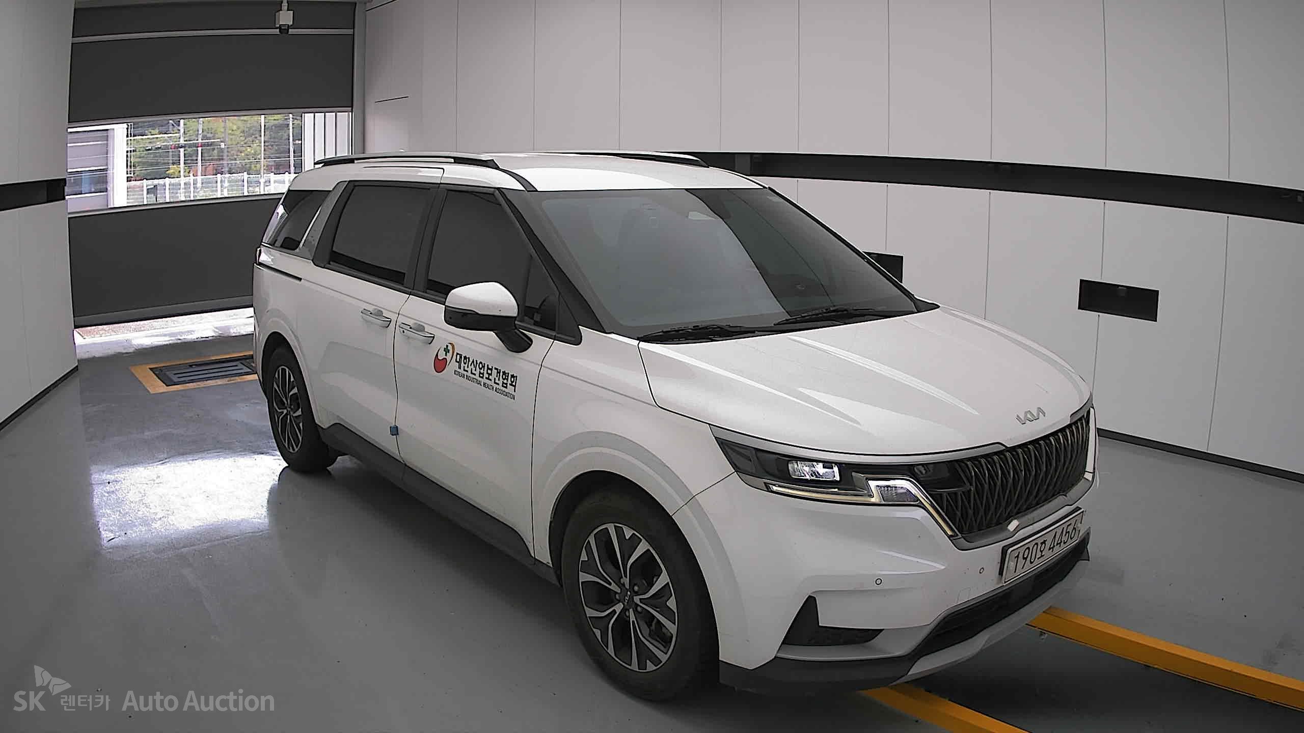 2022 - kia carnival