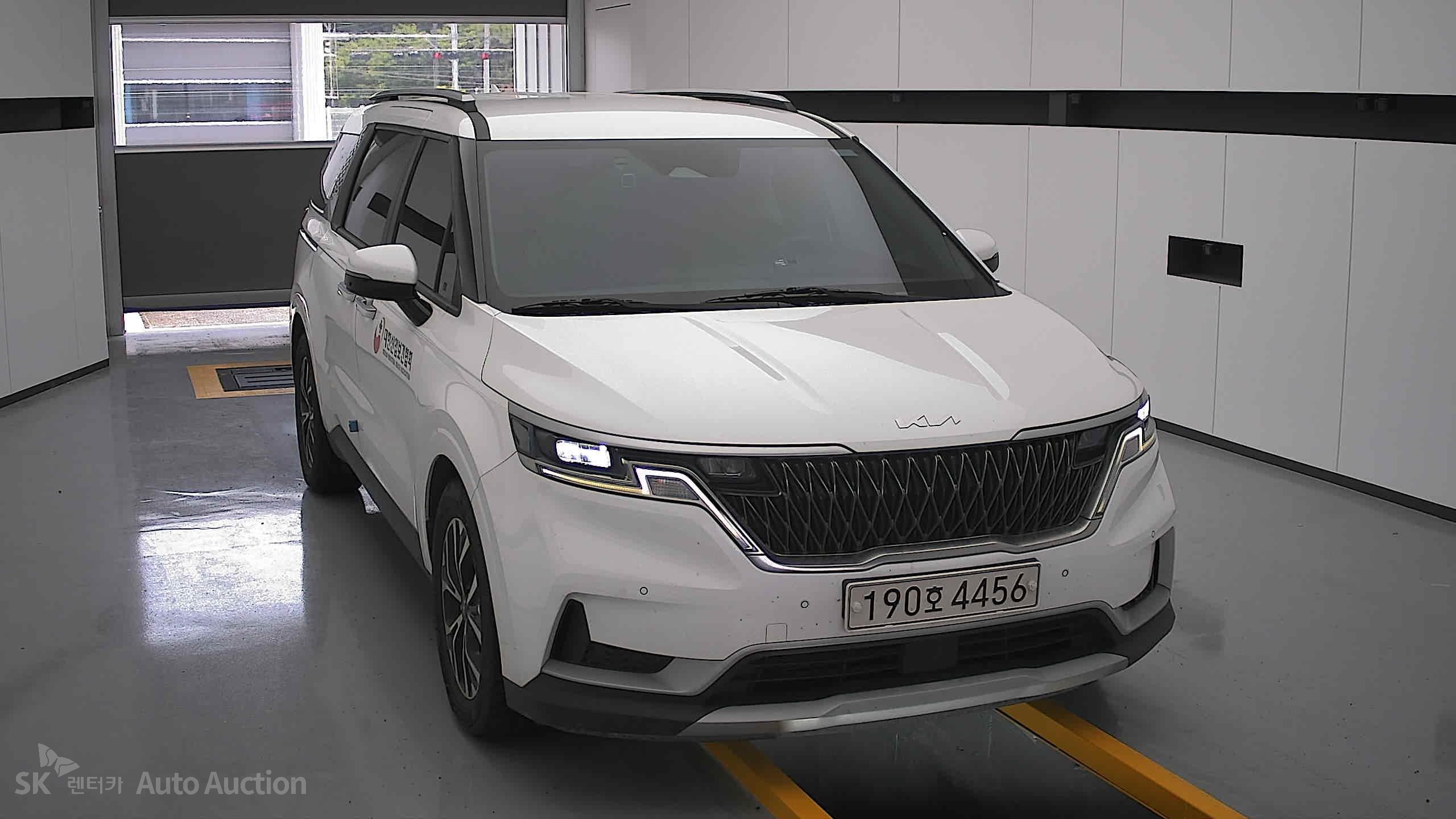 2022 - kia carnival