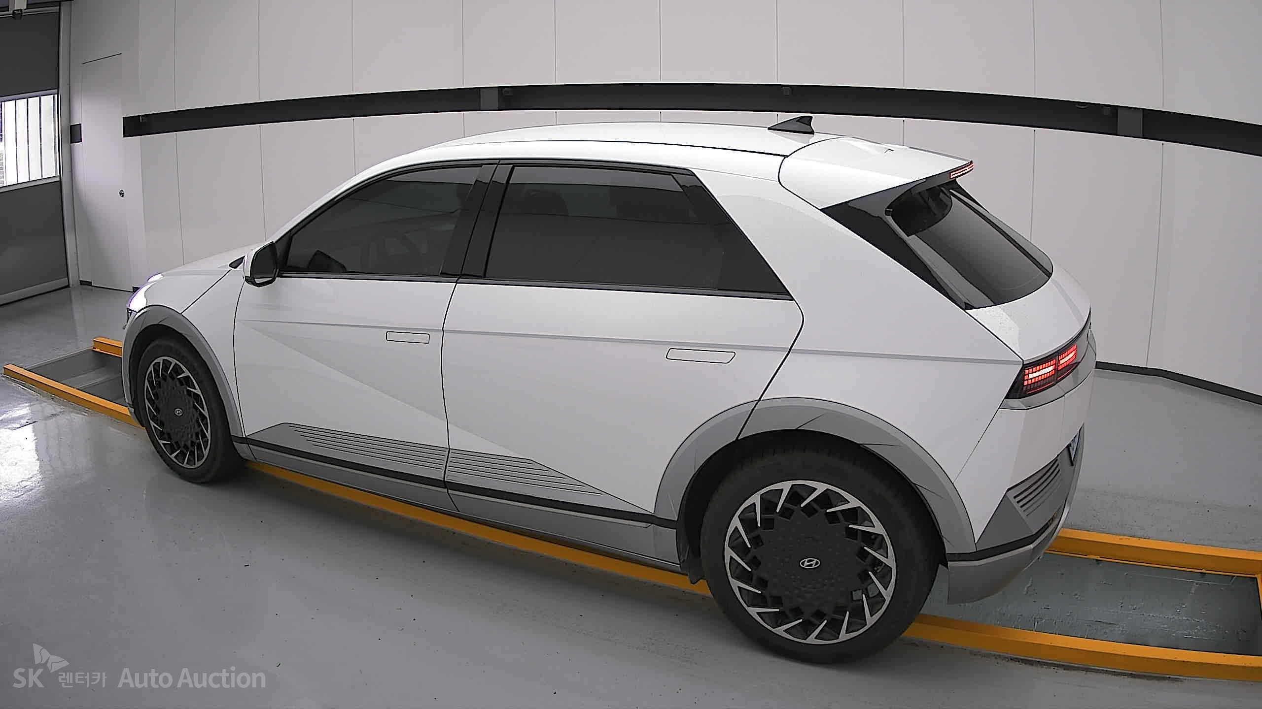 2022 - hyundai ioniq