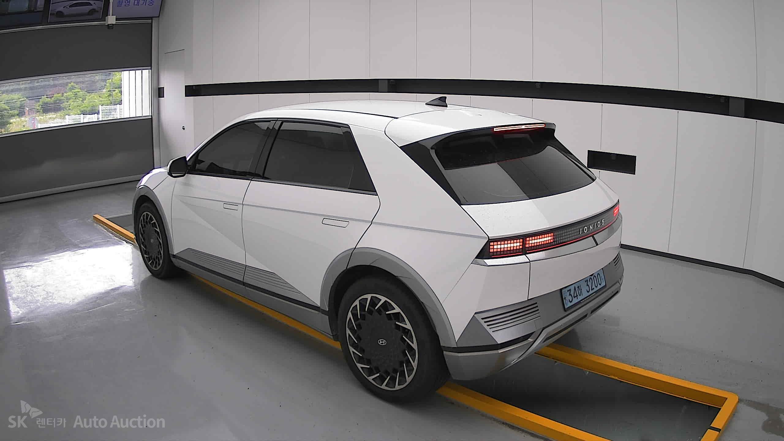 2022 - hyundai ioniq