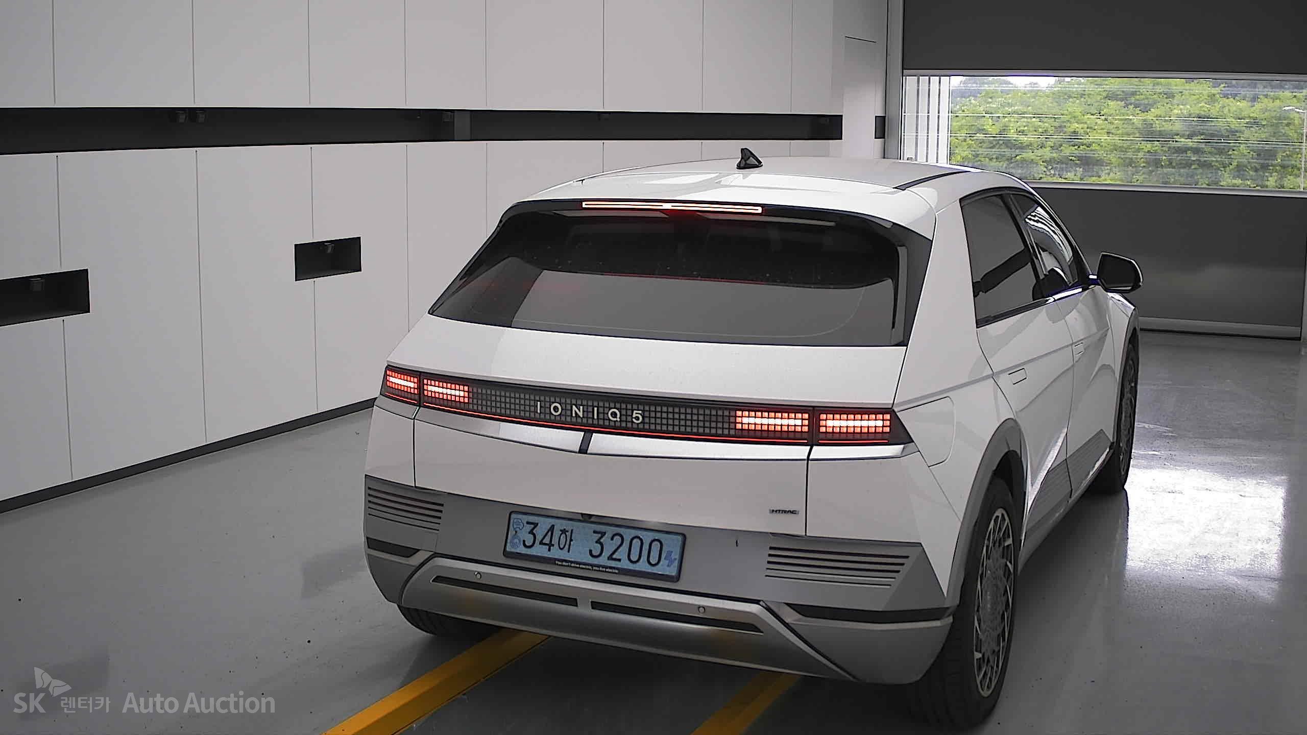 2022 - hyundai ioniq