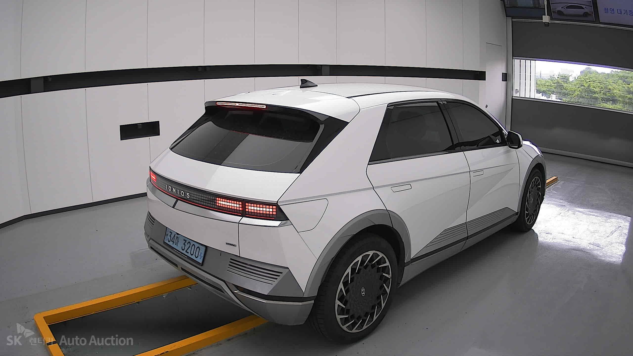 2022 - hyundai ioniq