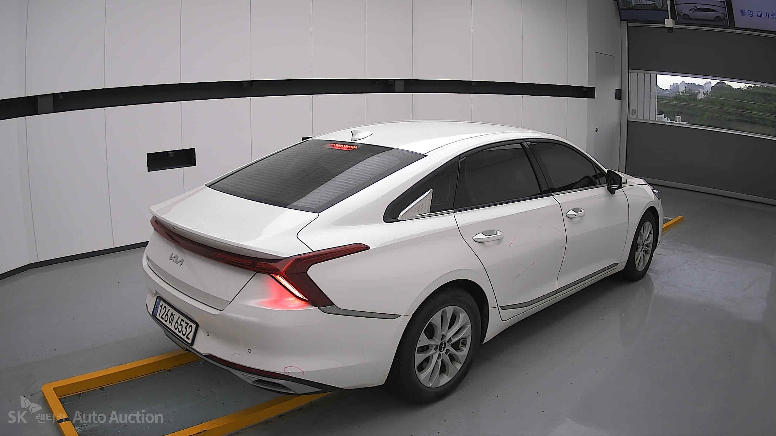 2022 - kia k8