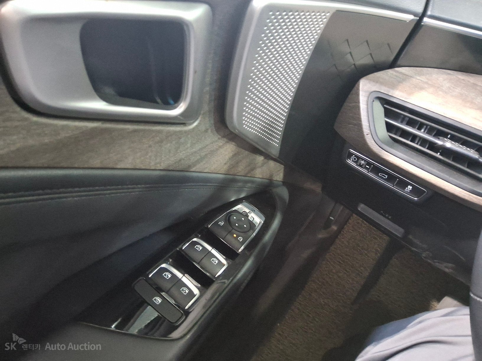 2022 - kia k8