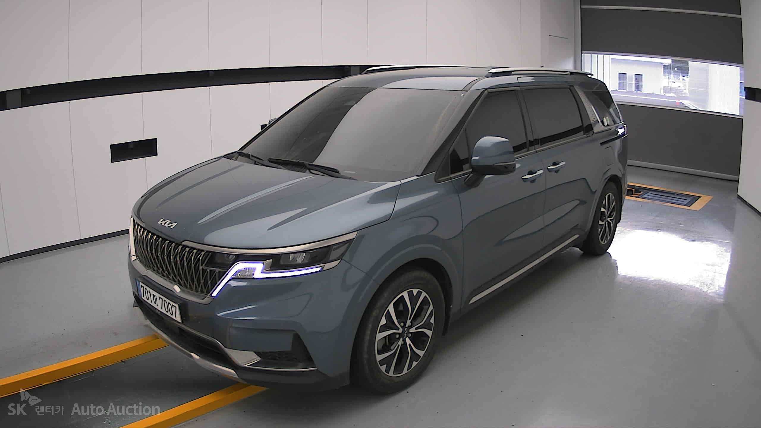 2022 - kia carnival