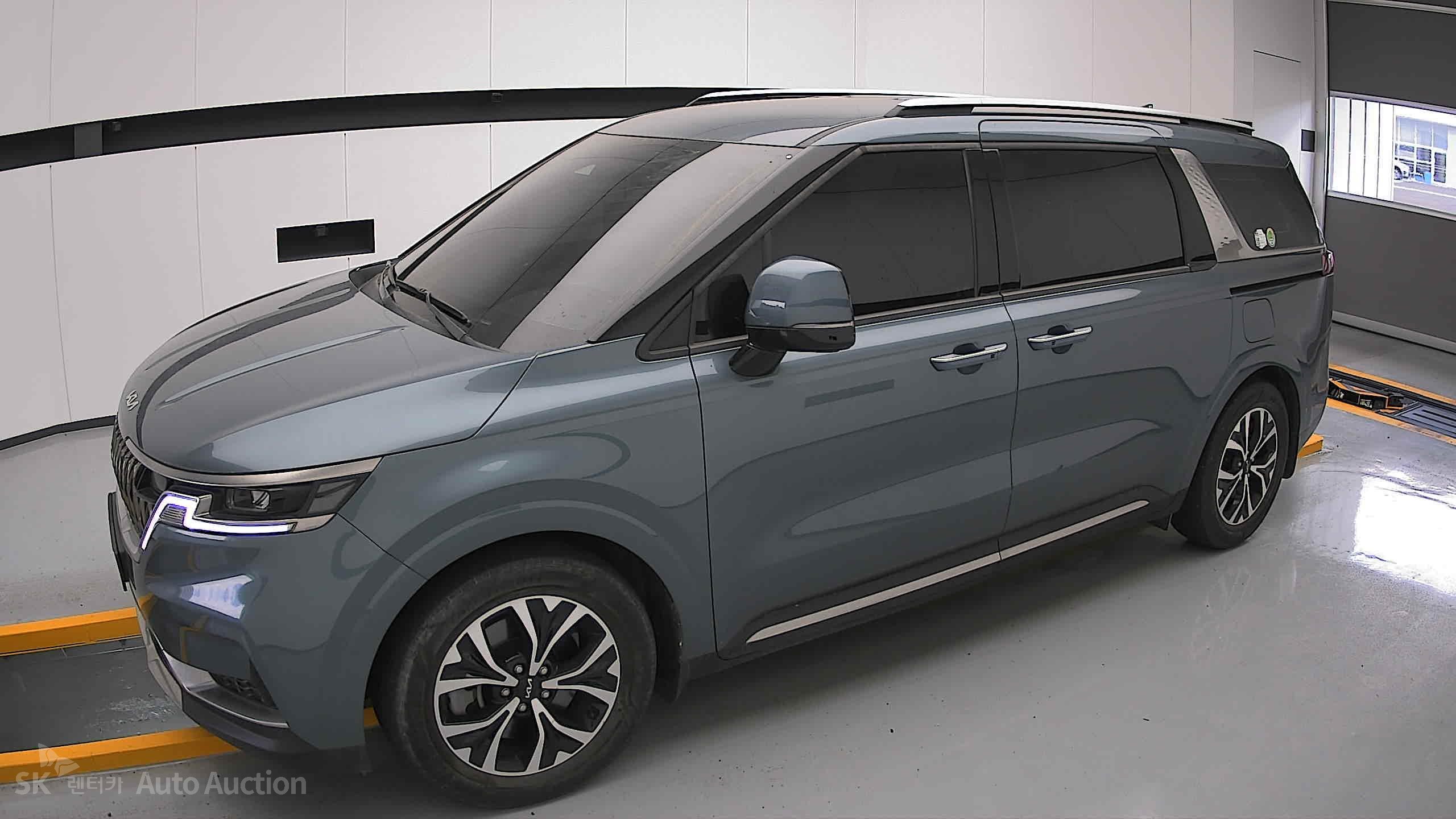 2022 - kia carnival