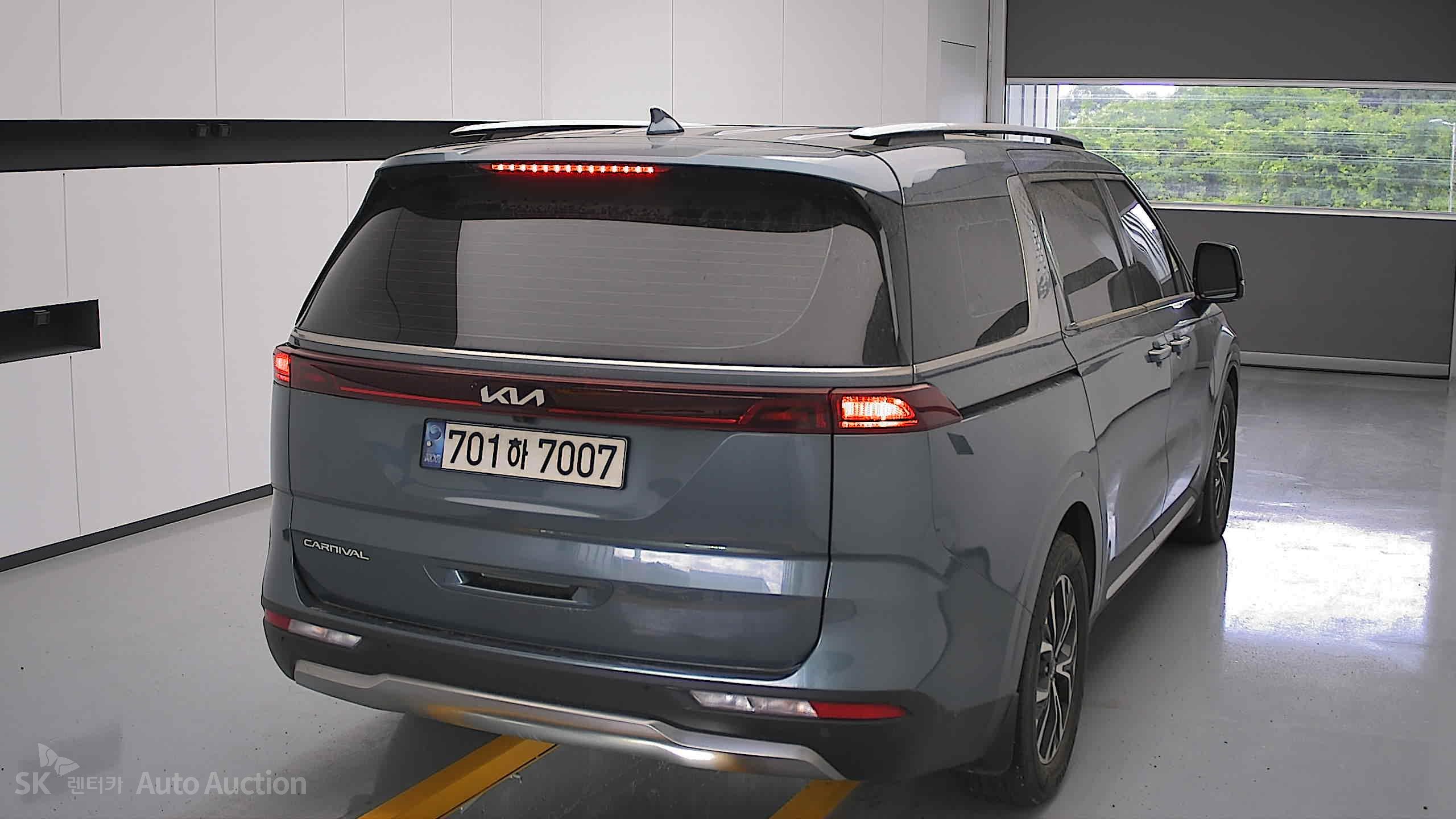 2022 - kia carnival