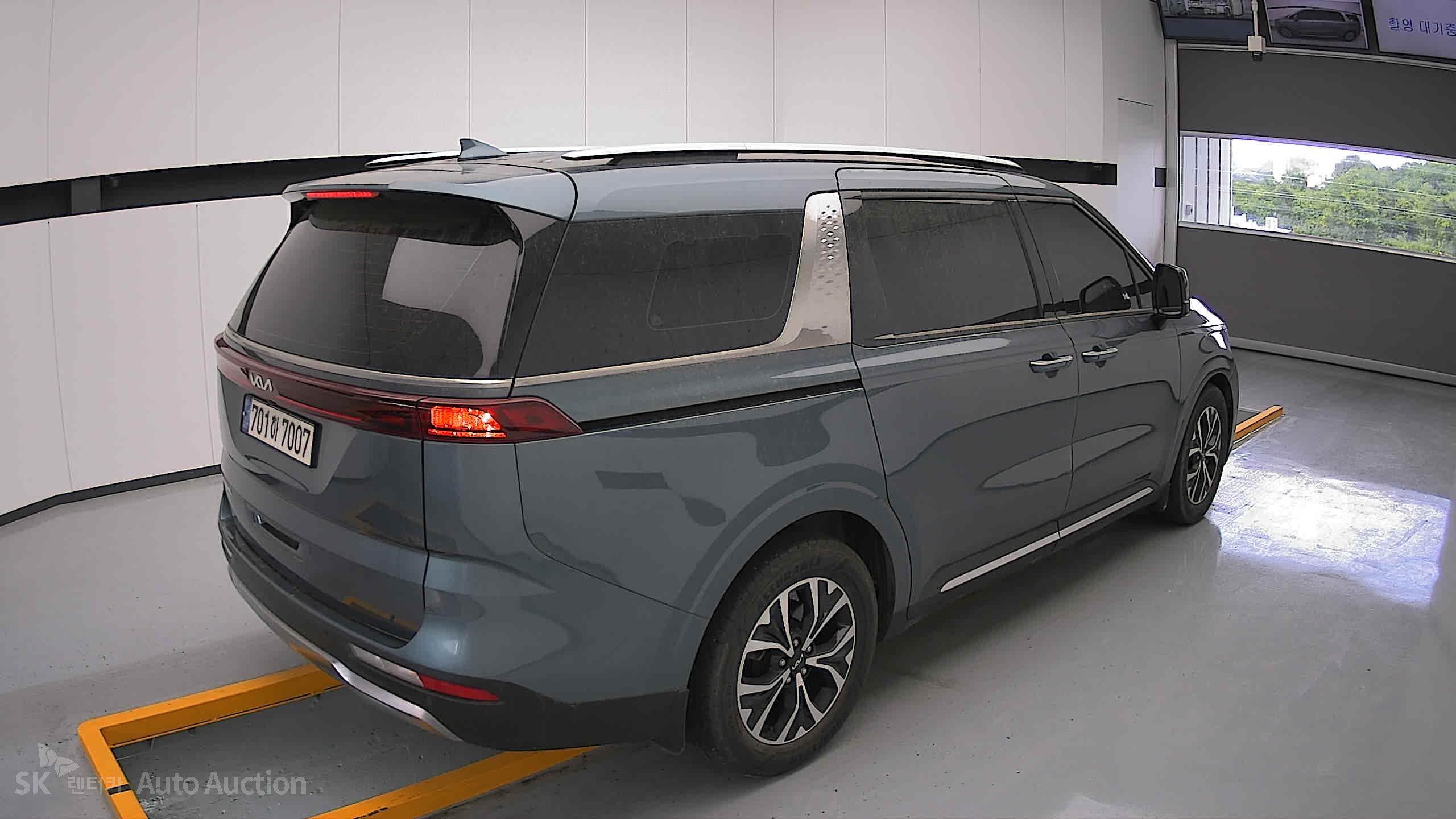 2022 - kia carnival