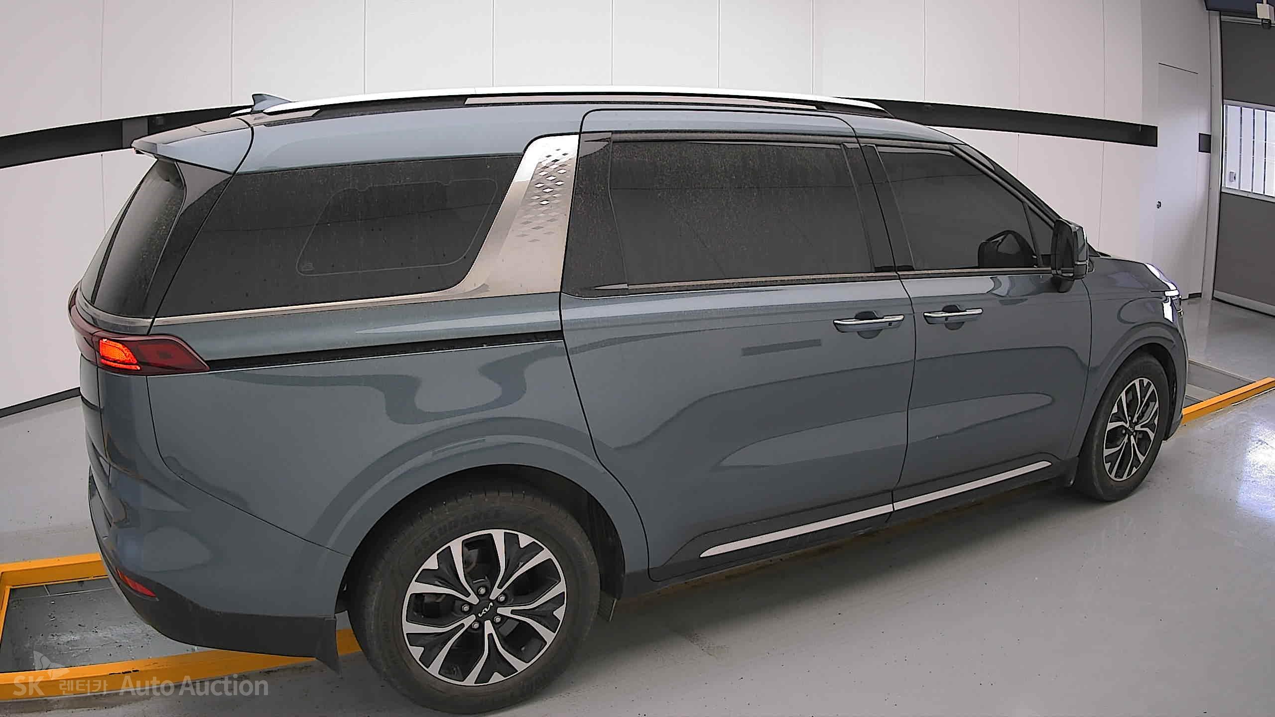 2022 - kia carnival