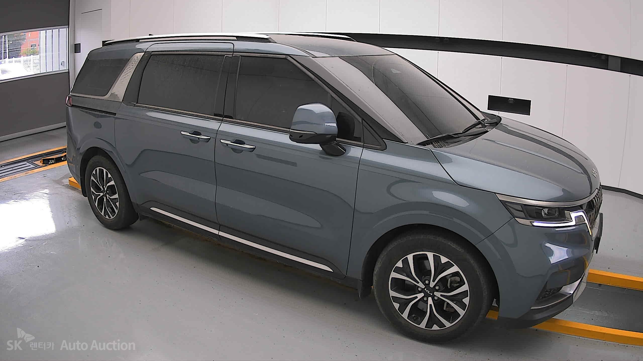 2022 - kia carnival