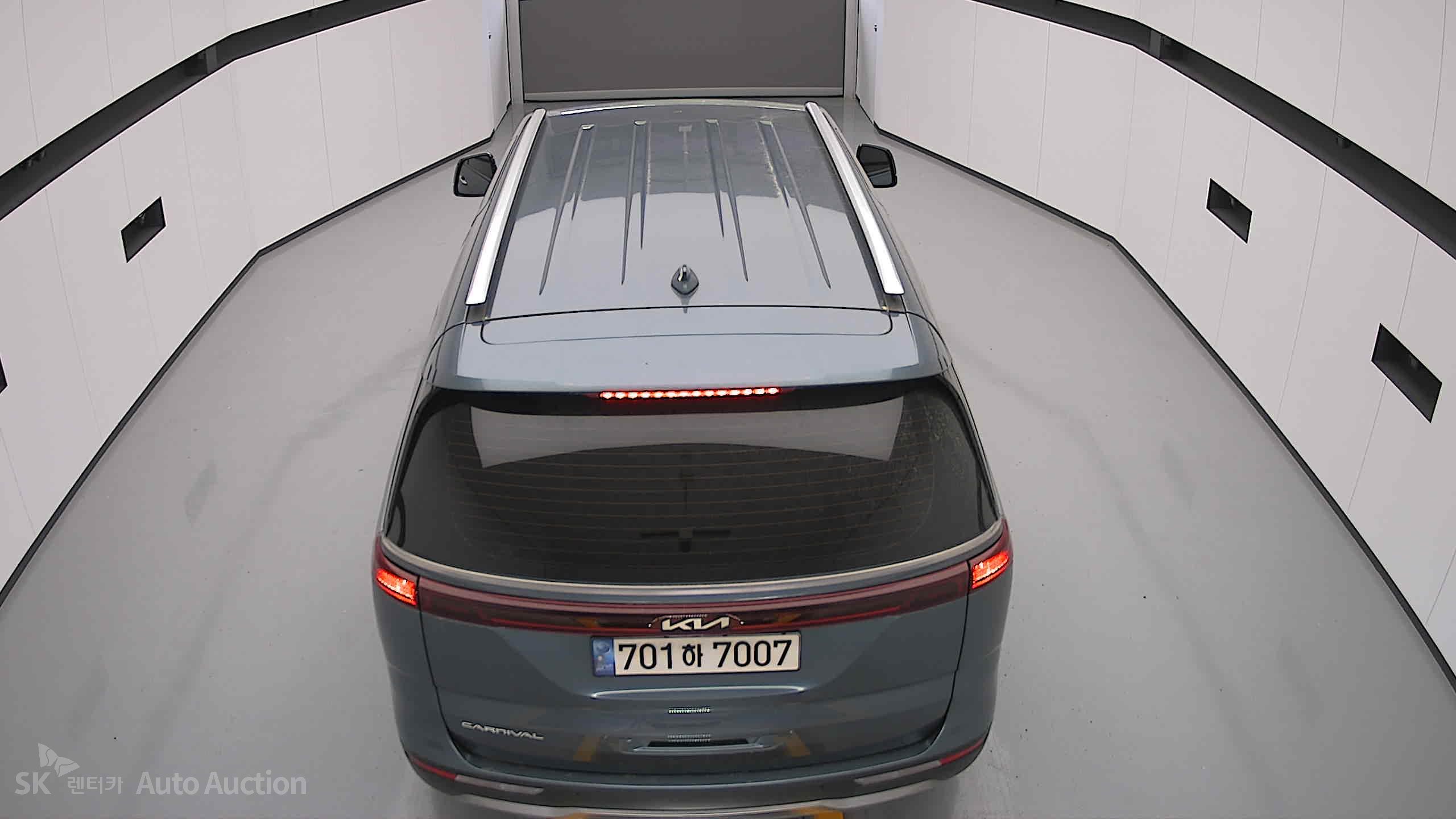 2022 - kia carnival
