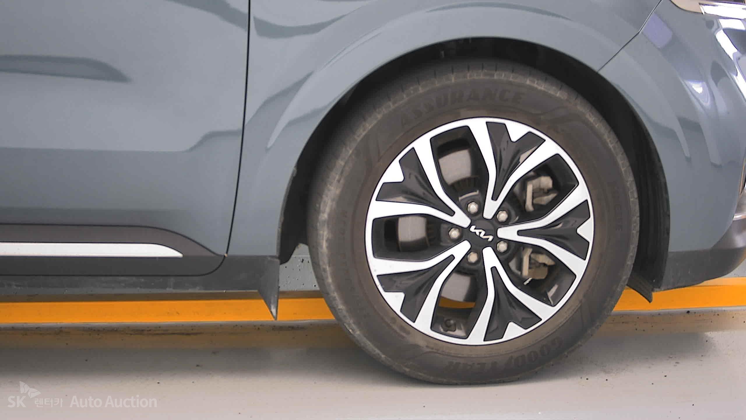 2022 - kia carnival