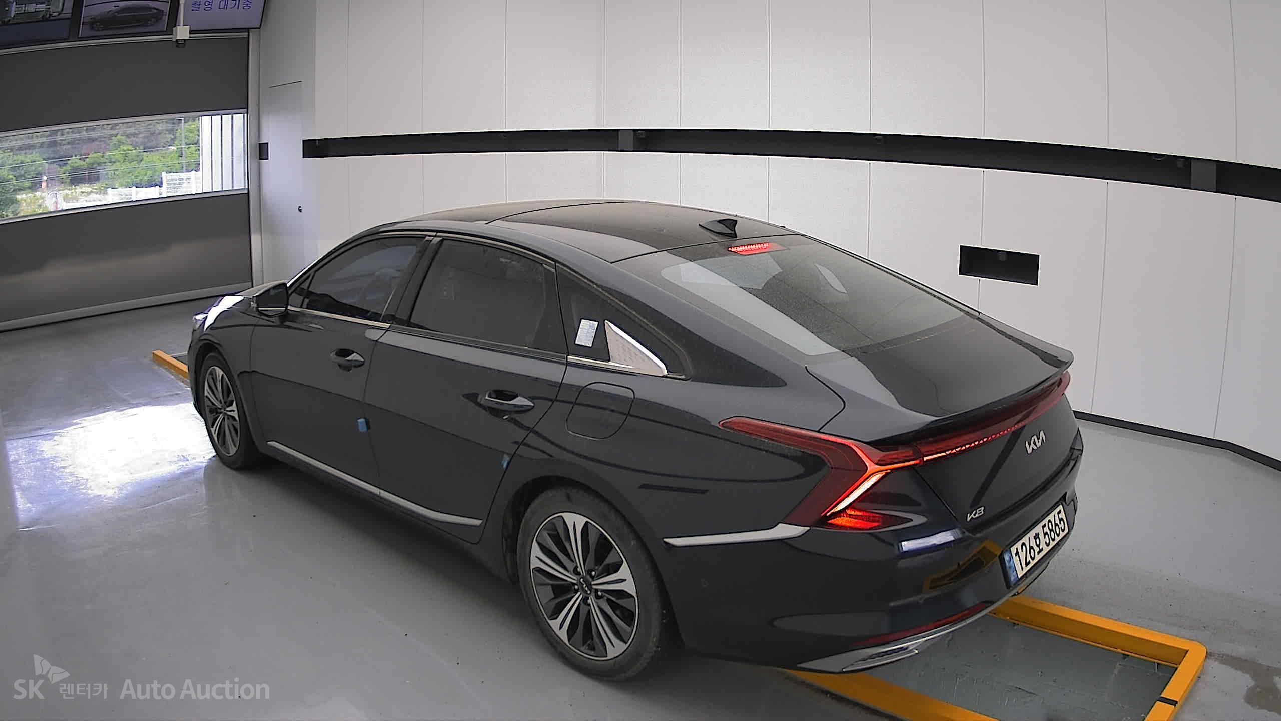 2022 - kia k8