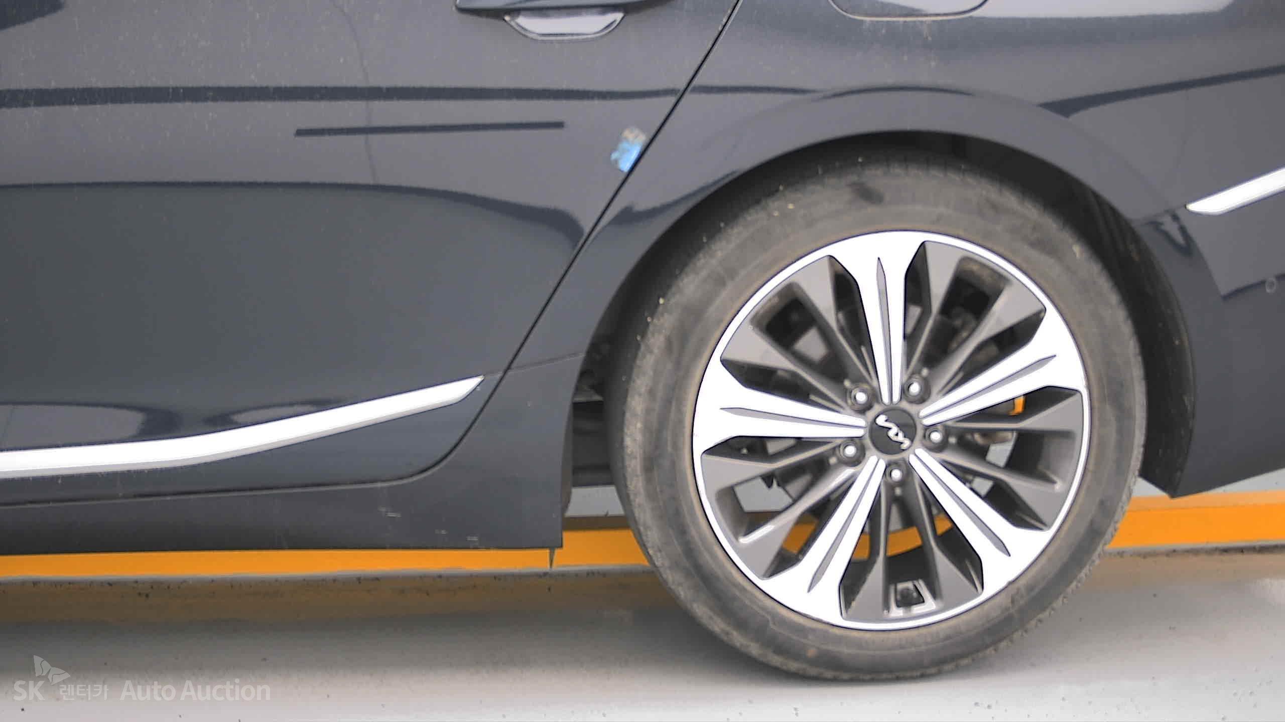 2022 - kia k8
