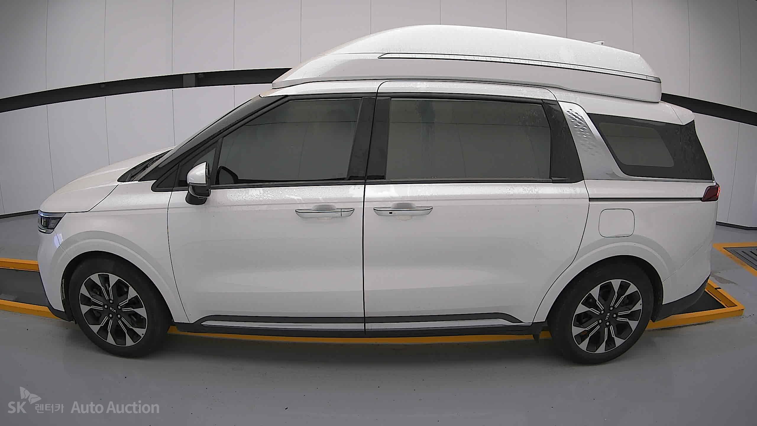 2021 - kia carnival