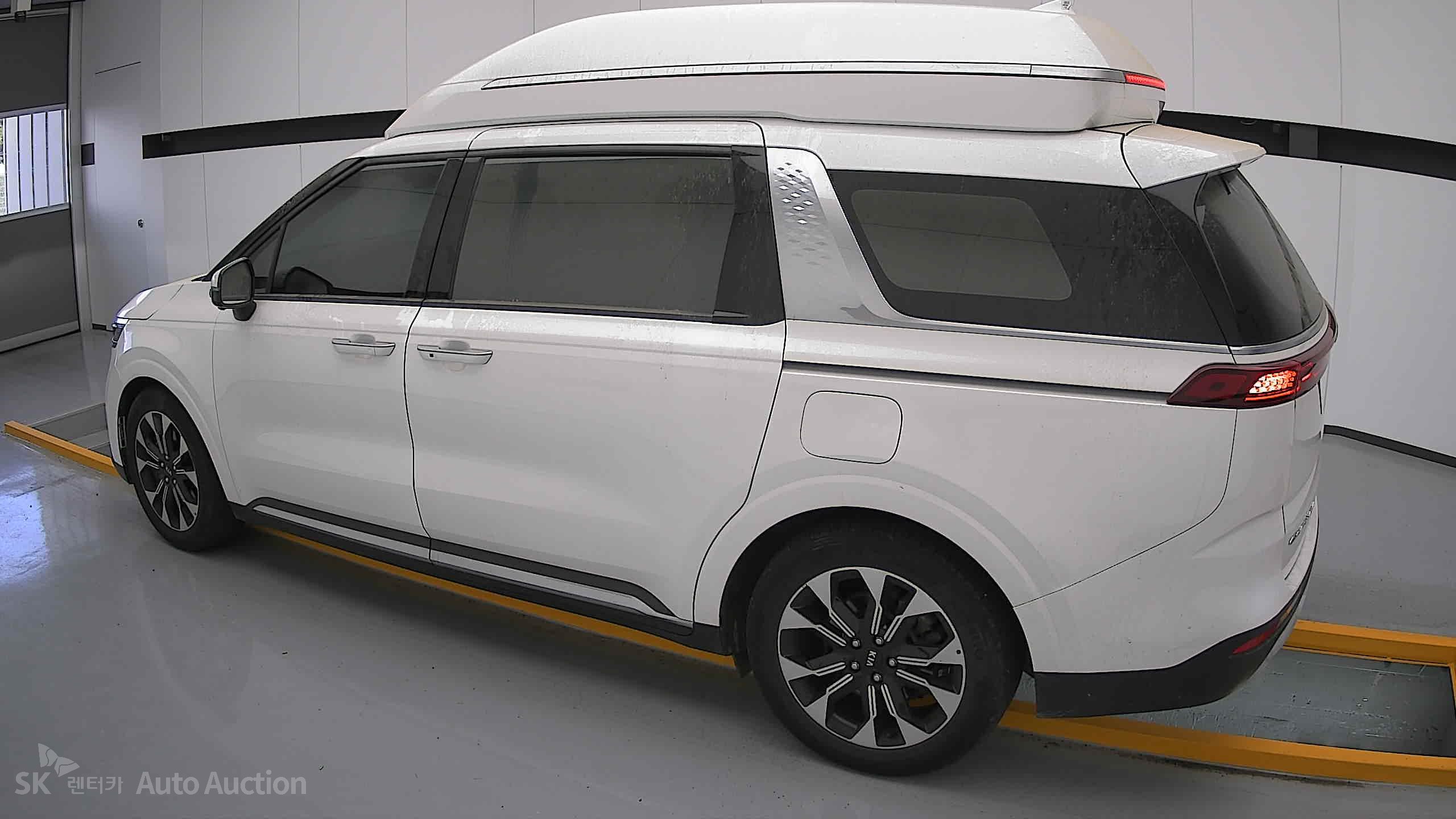 2021 - kia carnival