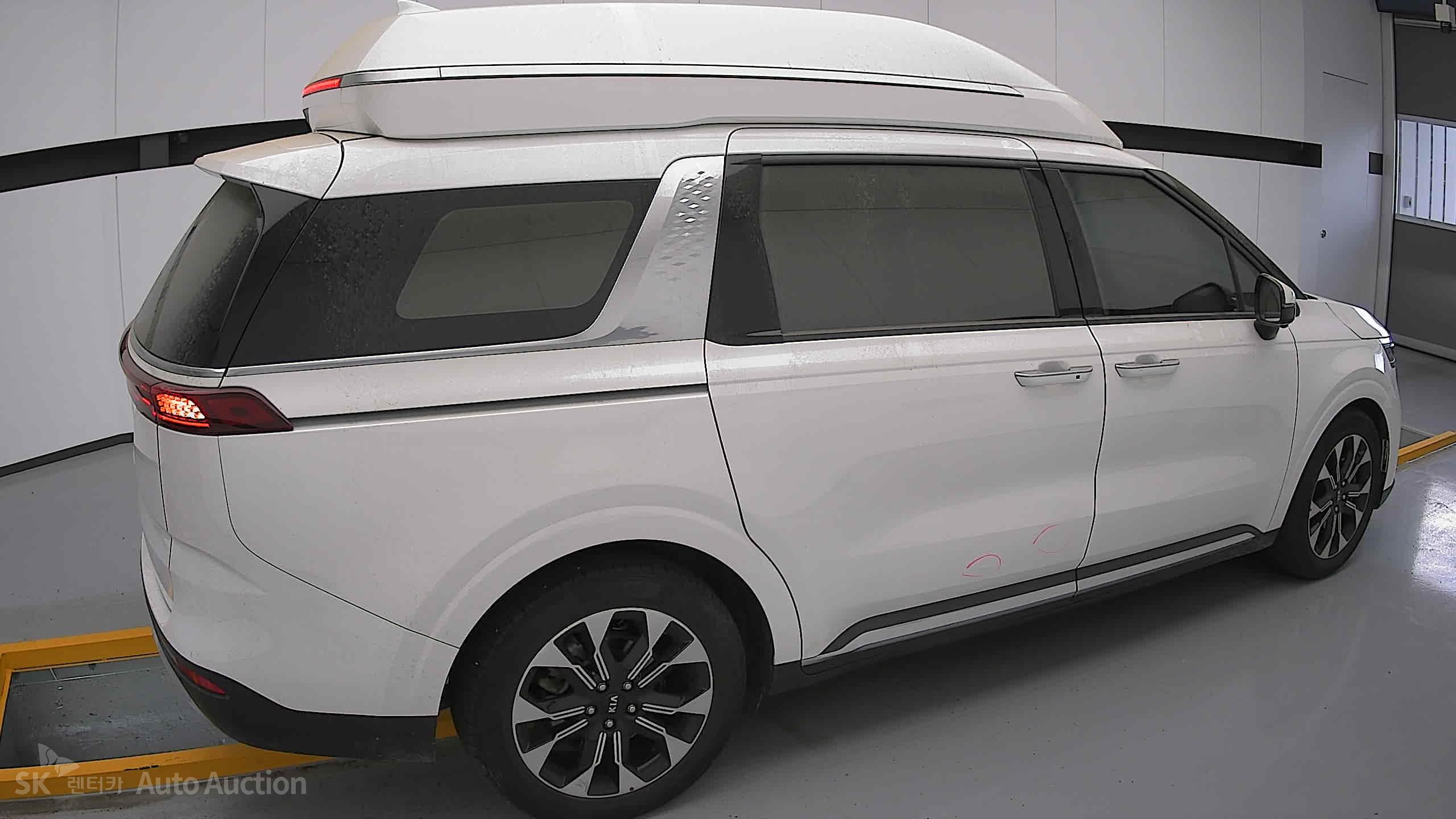 2021 - kia carnival