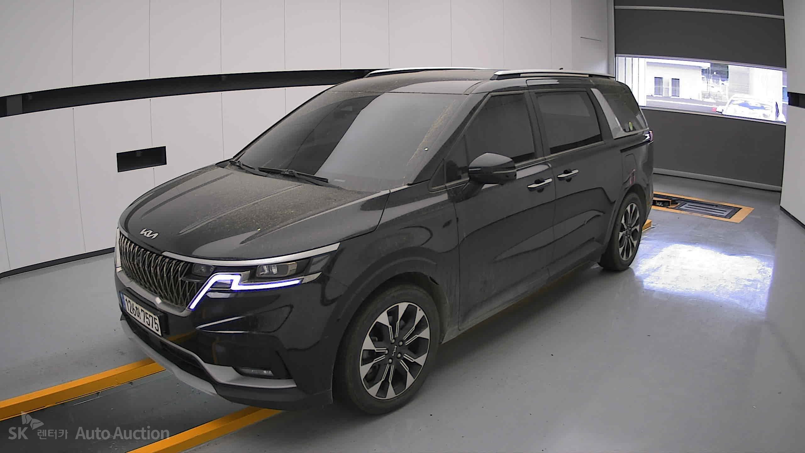 2023 - kia carnival