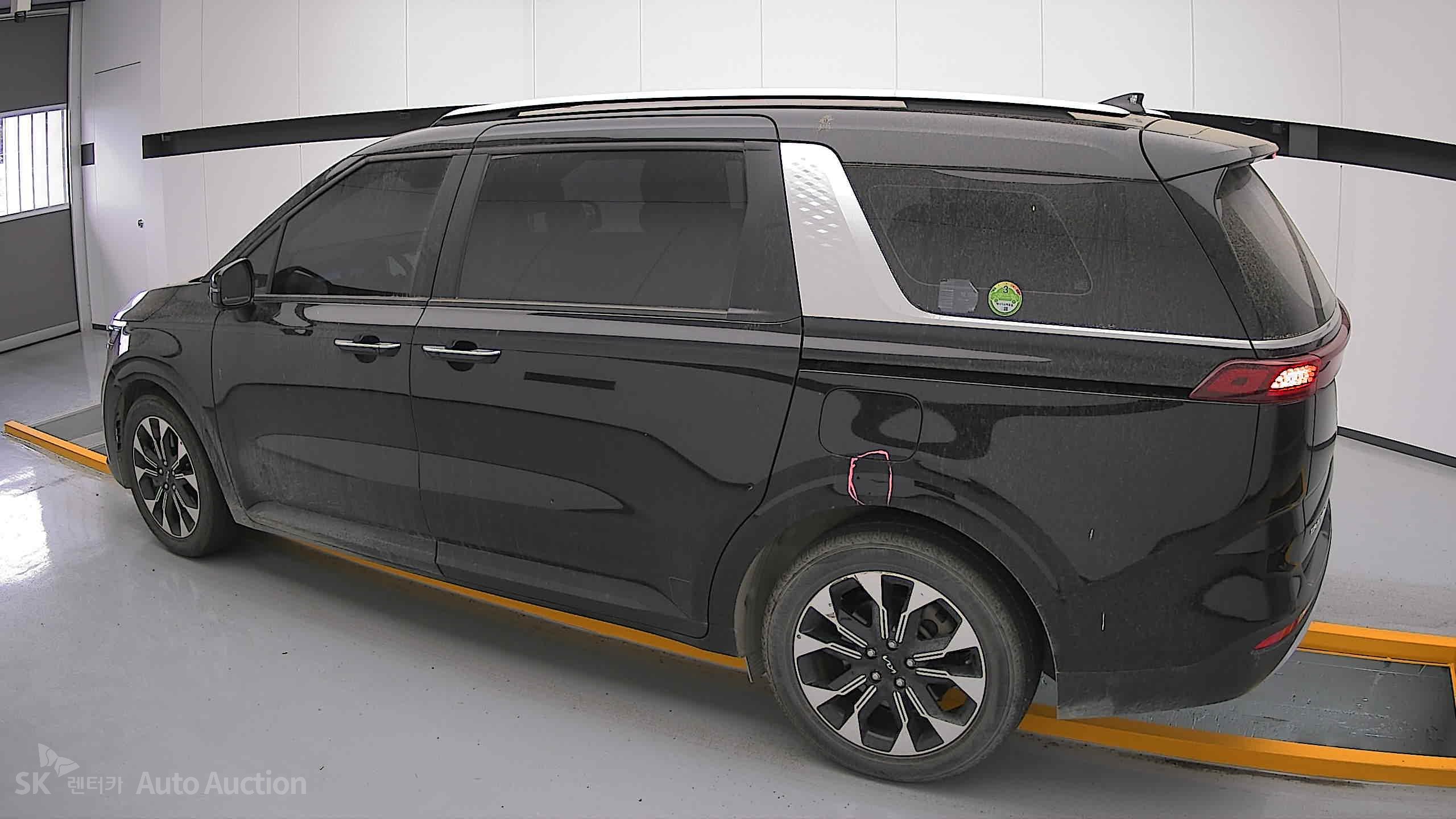 2023 - kia carnival