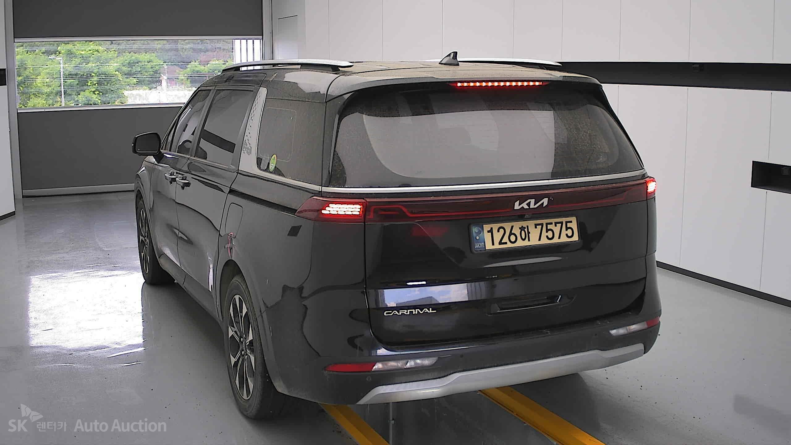 2023 - kia carnival