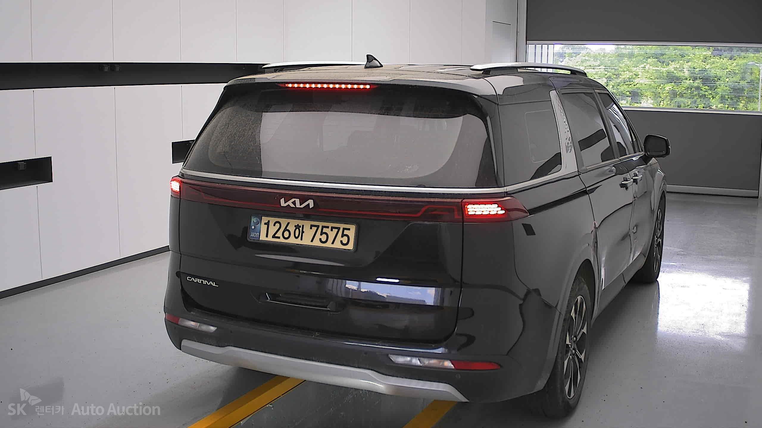 2023 - kia carnival