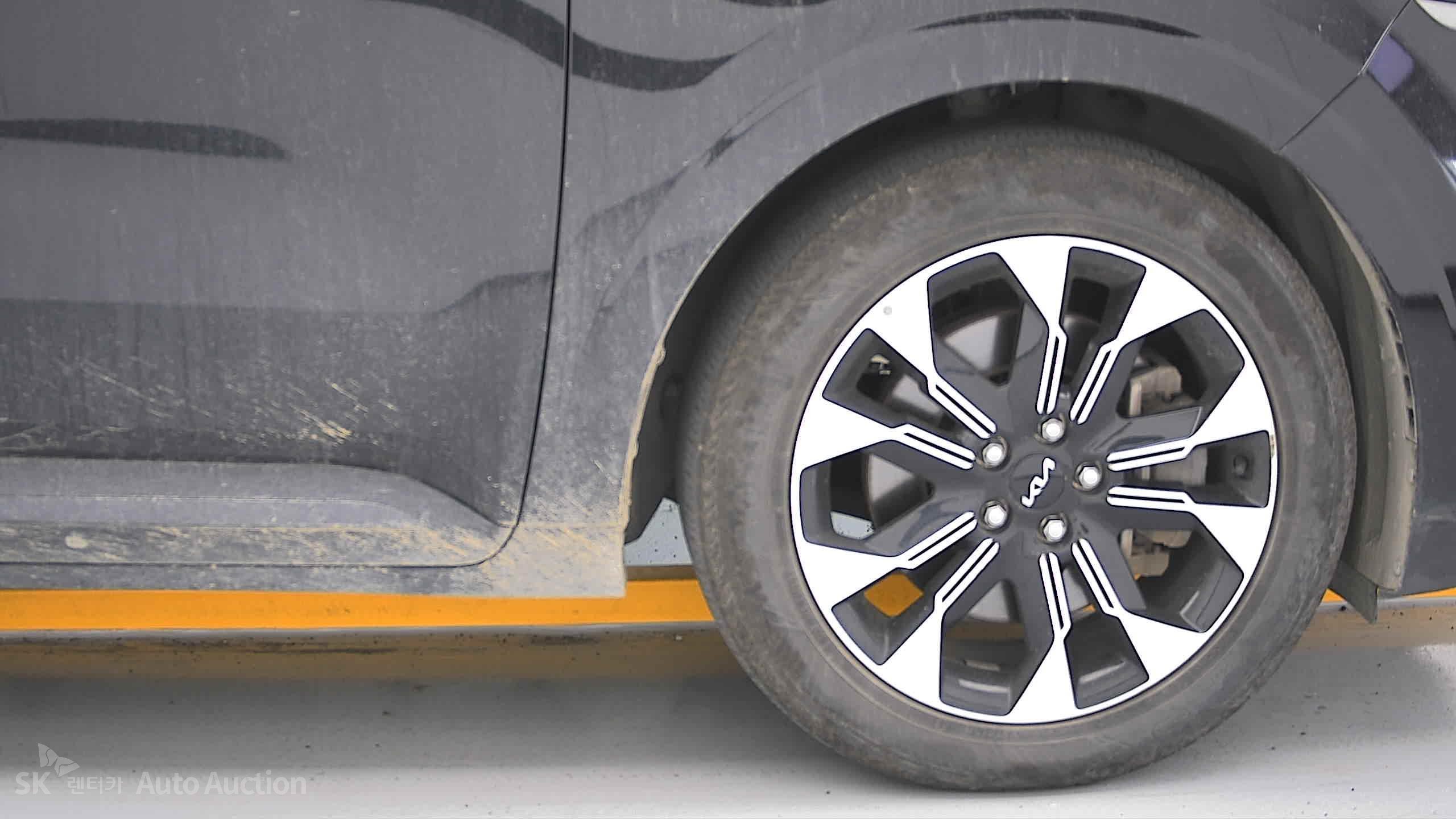 2023 - kia carnival